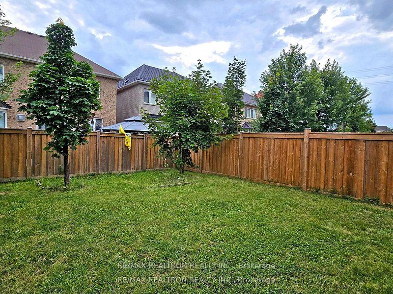 Photo 26 of 64 Gower Crescent, Brampton, Sandringham-Wellington — HOMEH