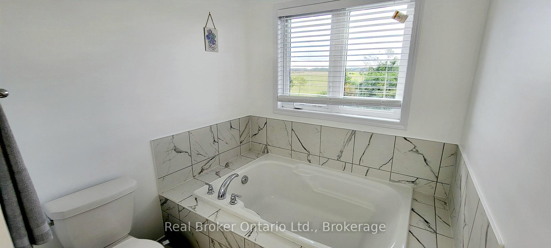 Photo 24 of 112 Queen Mary Boulevard, Hamilton, Stoney Creek Mountain — HOMEH