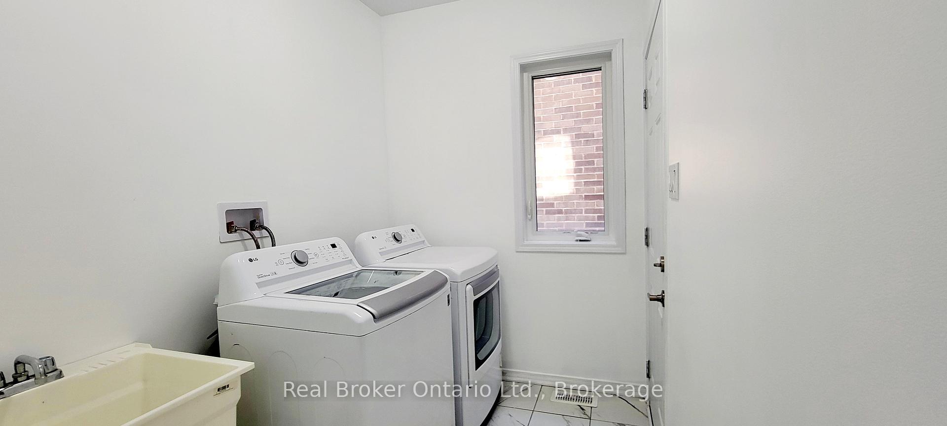 Photo 33 of 112 Queen Mary Boulevard, Hamilton, Stoney Creek Mountain — HOMEH