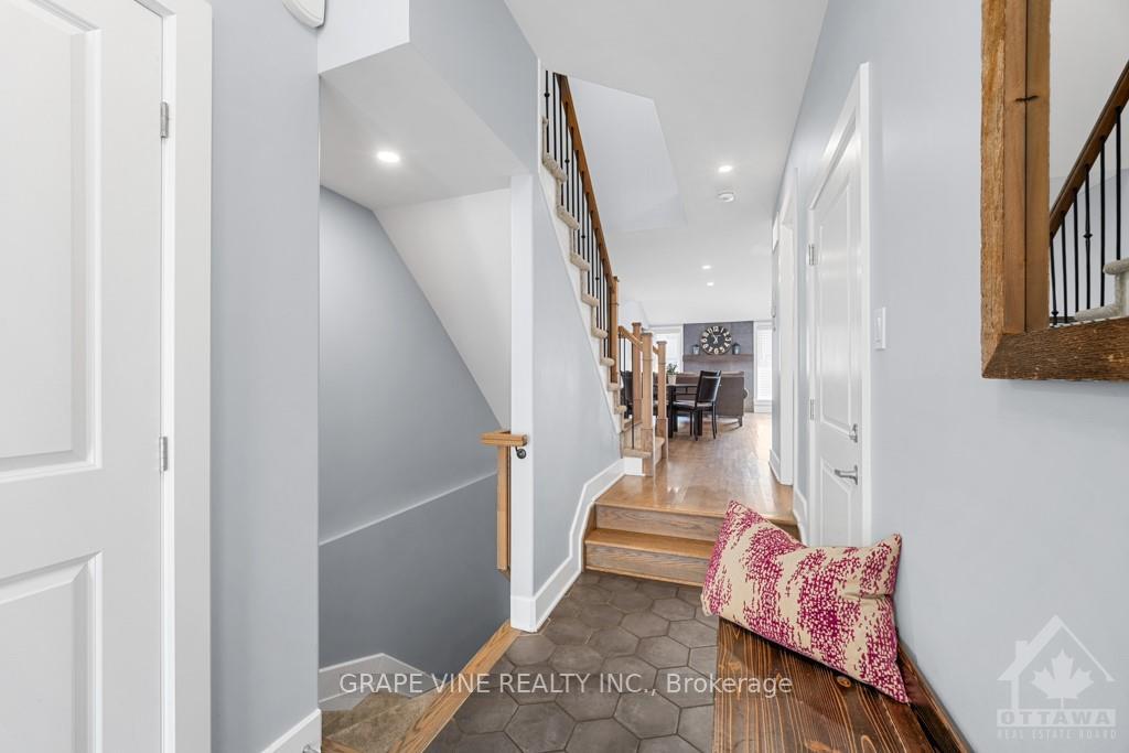 Photo 5 of 210 Purchase Crescent, Ottawa, Stittsville (South) — HOMEH