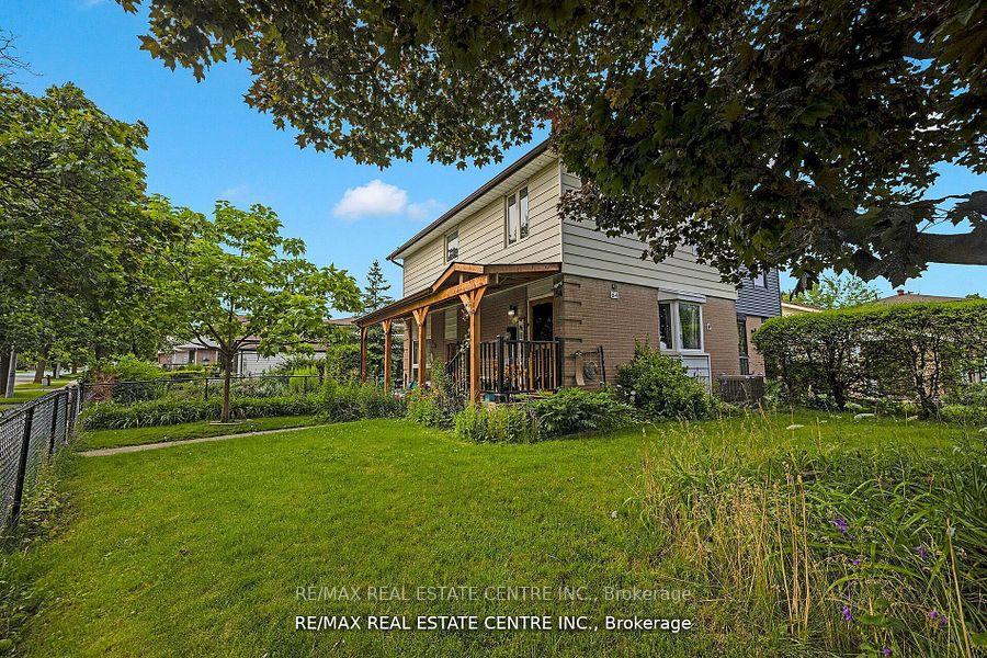 Photo 5 of 54 Archdekin Drive, Brampton, Madoc — HOMEH