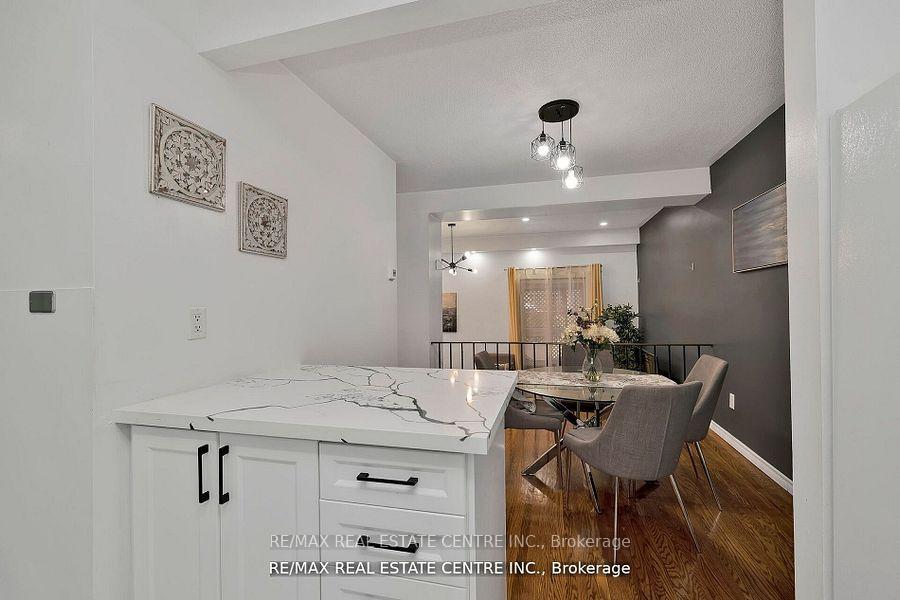 Photo 15 of 54 Archdekin Drive, Brampton, Madoc — HOMEH