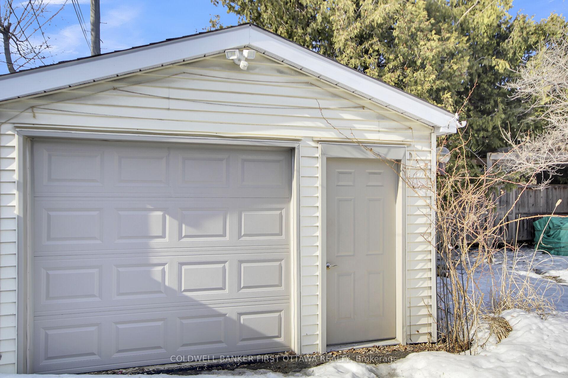 Photo 43 of 1343 Dorchester Avenue, Ottawa, Carlington — HOMEH