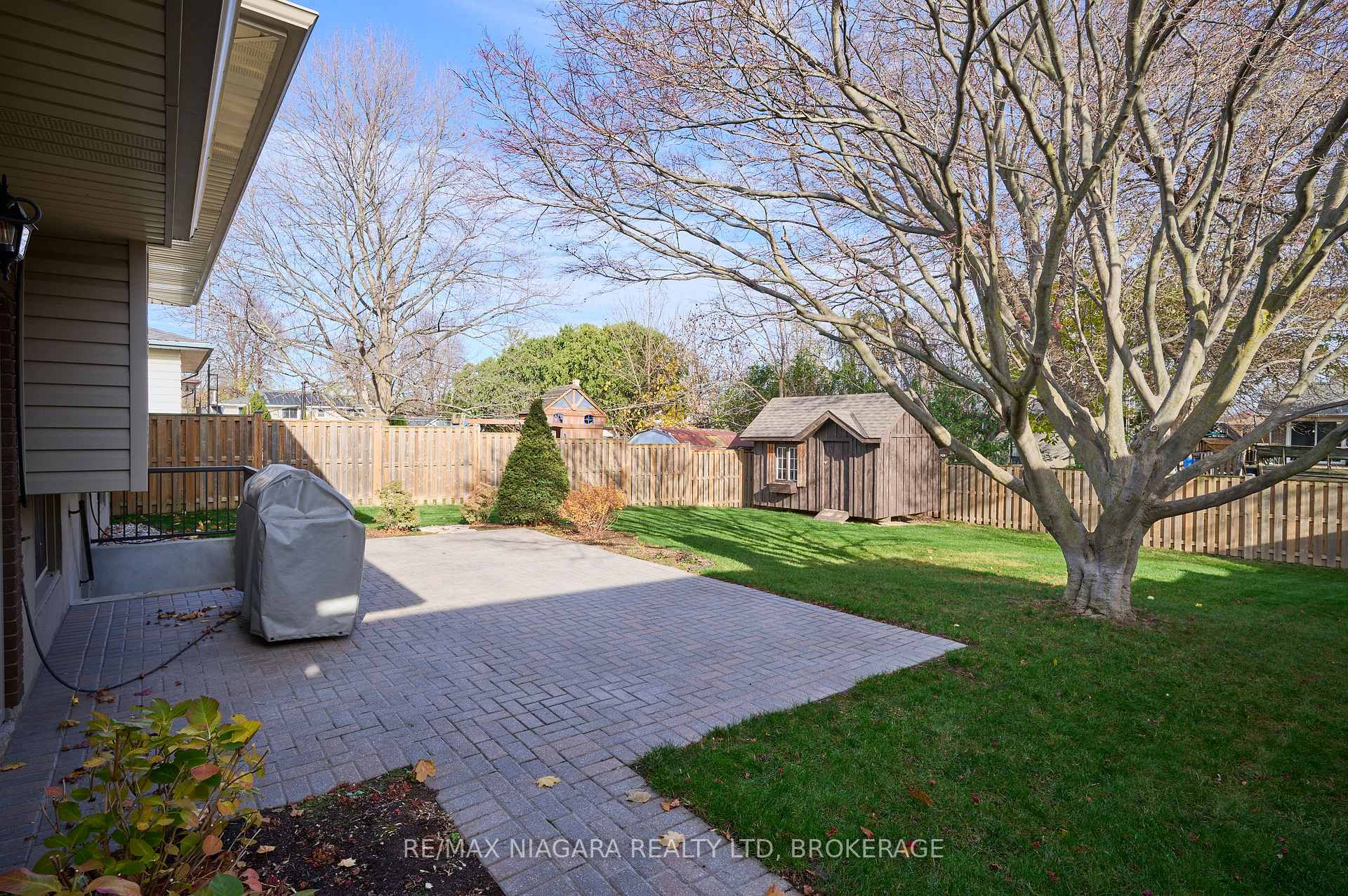 Photo 4 of 100 Sherman Drive, St. Catharines, Lakeport — HOMEH