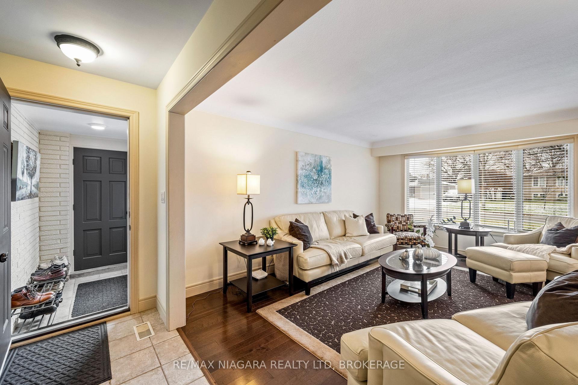 Photo 7 of 100 Sherman Drive, St. Catharines, Lakeport — HOMEH