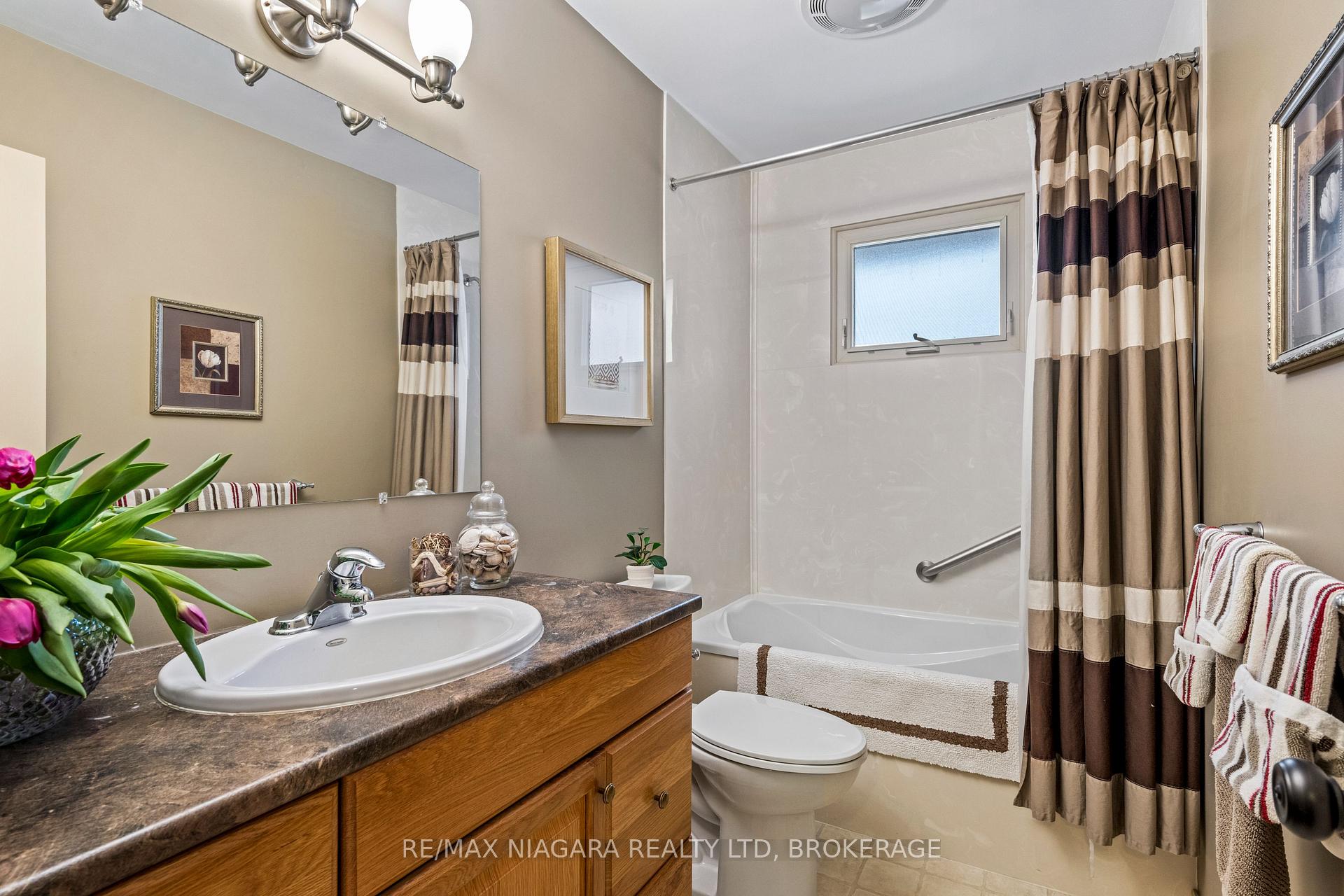 Photo 18 of 100 Sherman Drive, St. Catharines, Lakeport — HOMEH