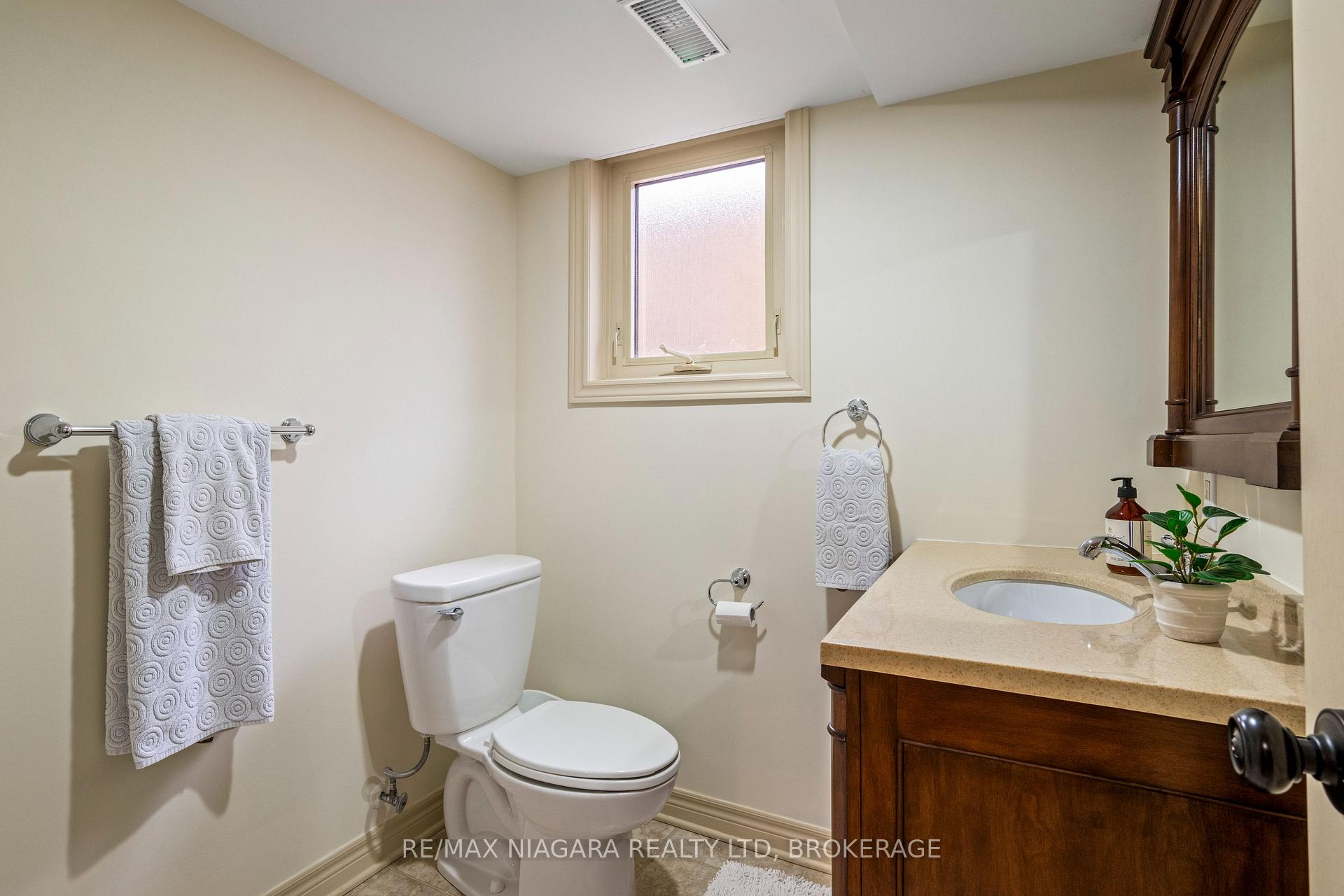 Photo 30 of 100 Sherman Drive, St. Catharines, Lakeport — HOMEH