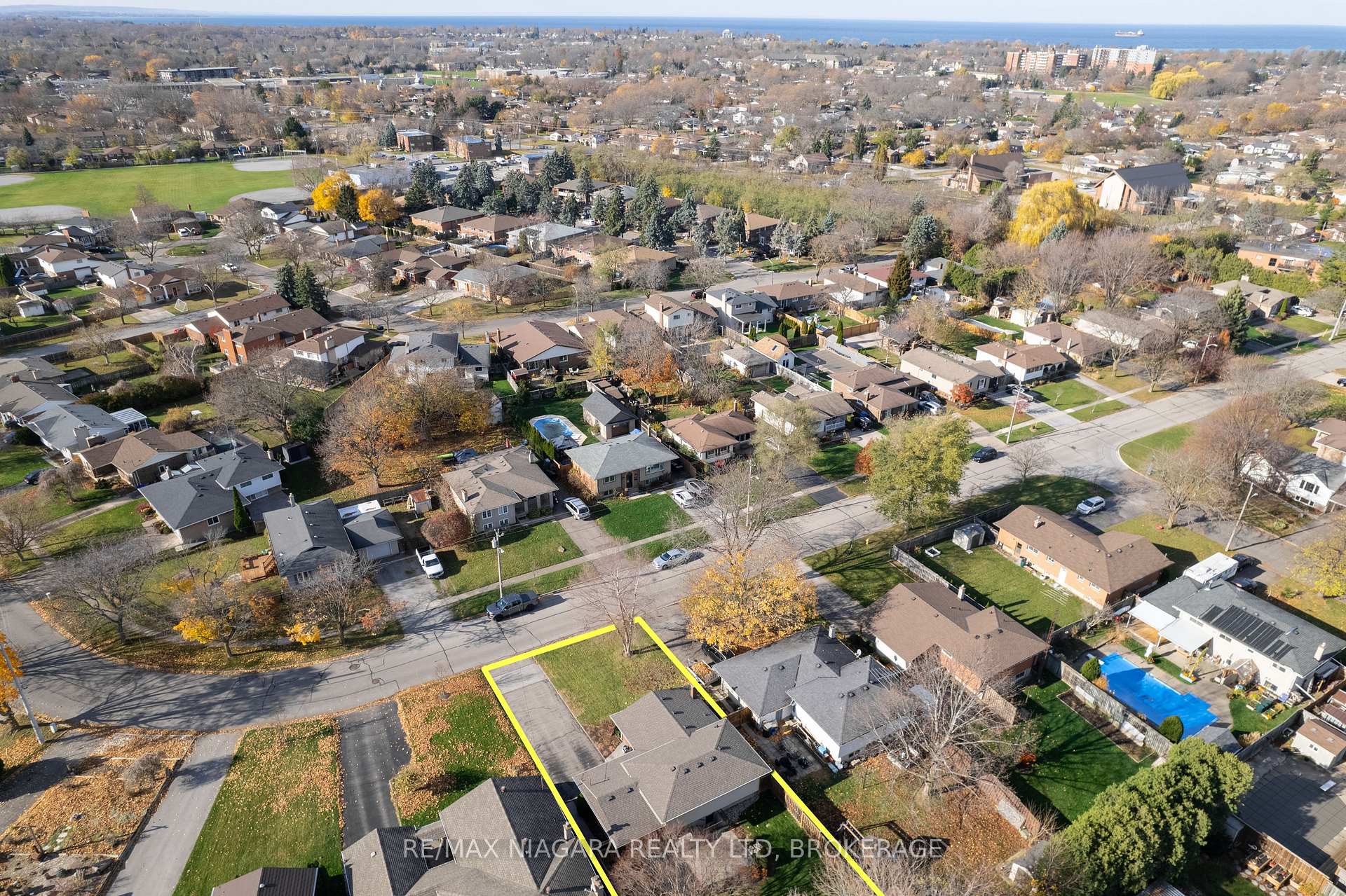 Photo 35 of 100 Sherman Drive, St. Catharines, Lakeport — HOMEH