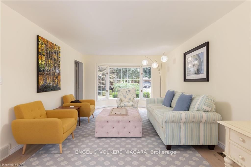 Photo 10 of 22 Port Master Drive, St. Catharines, Martindale Pond — HOMEH