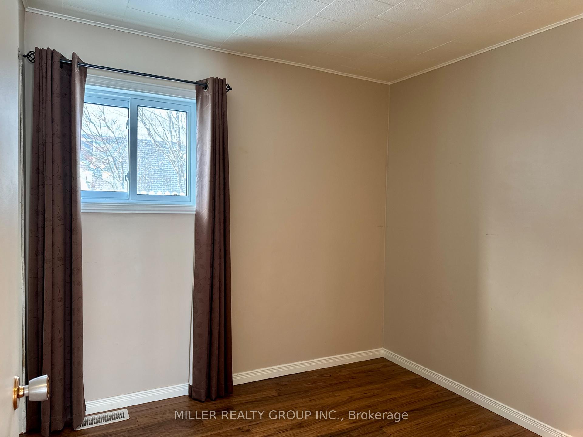 Photo 11 of 399 Lakeview Avenue, Temiskaming Shores, Haileybury — HOMEH