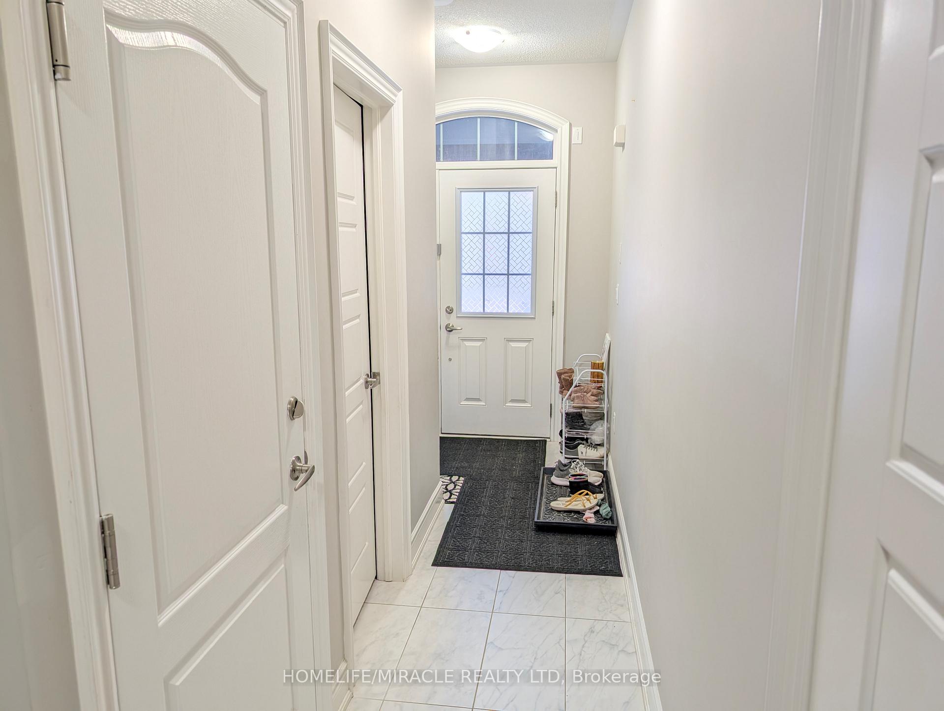 Photo 3 of Unit (Upper), 14 Banner Elk Street, Brampton, Brampton West — HOMEH