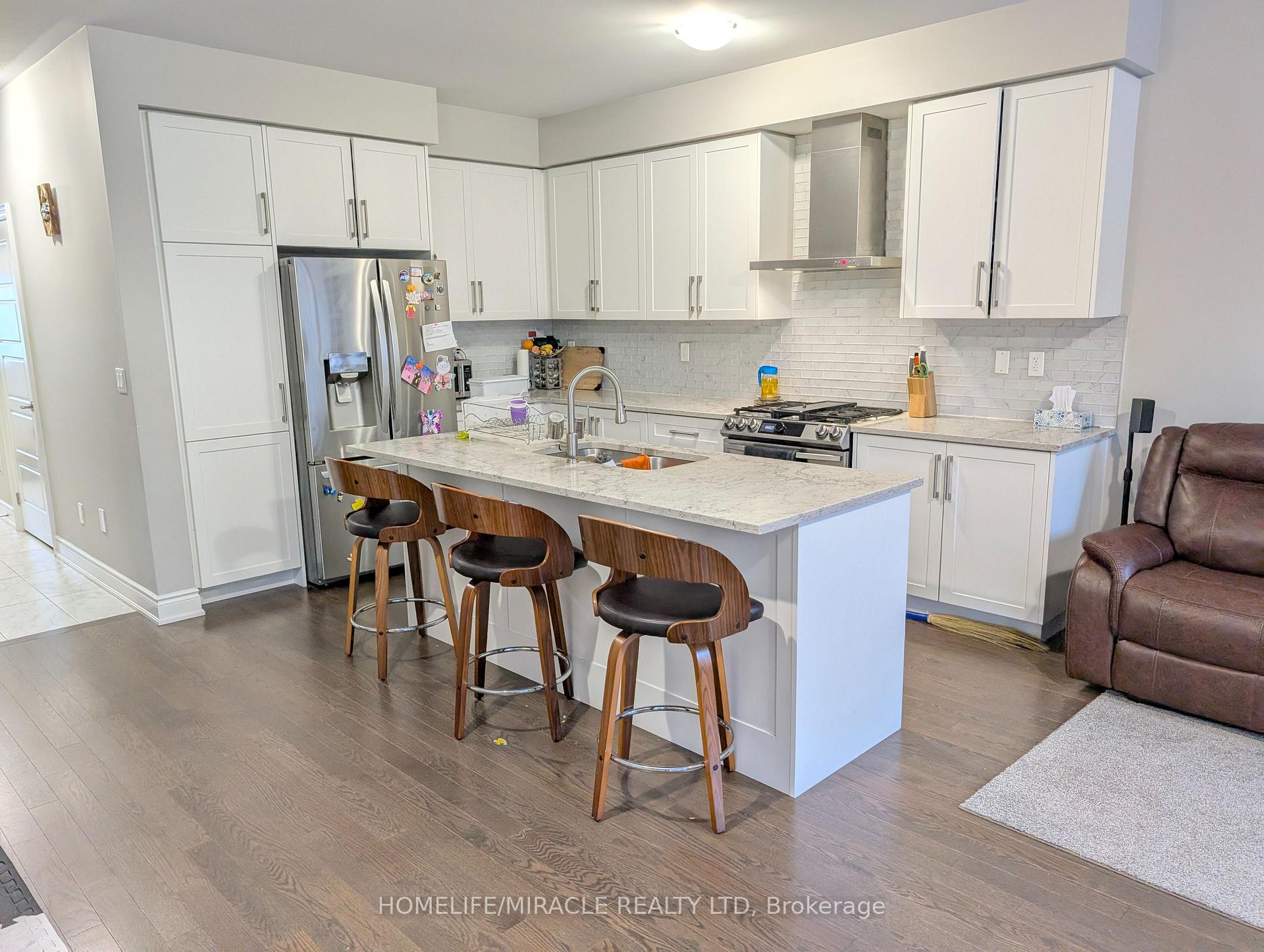 Photo 9 of Unit (Upper), 14 Banner Elk Street, Brampton, Brampton West — HOMEH