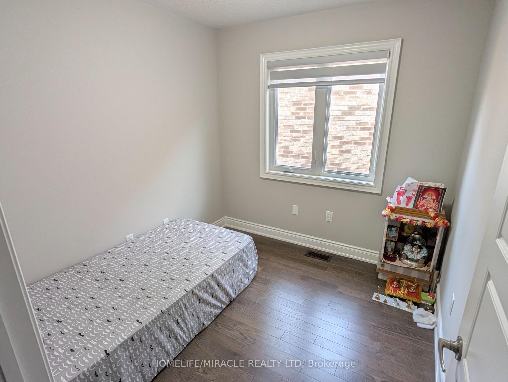 Photo 20 of Unit (Upper), 14 Banner Elk Street, Brampton, Brampton West — HOMEH