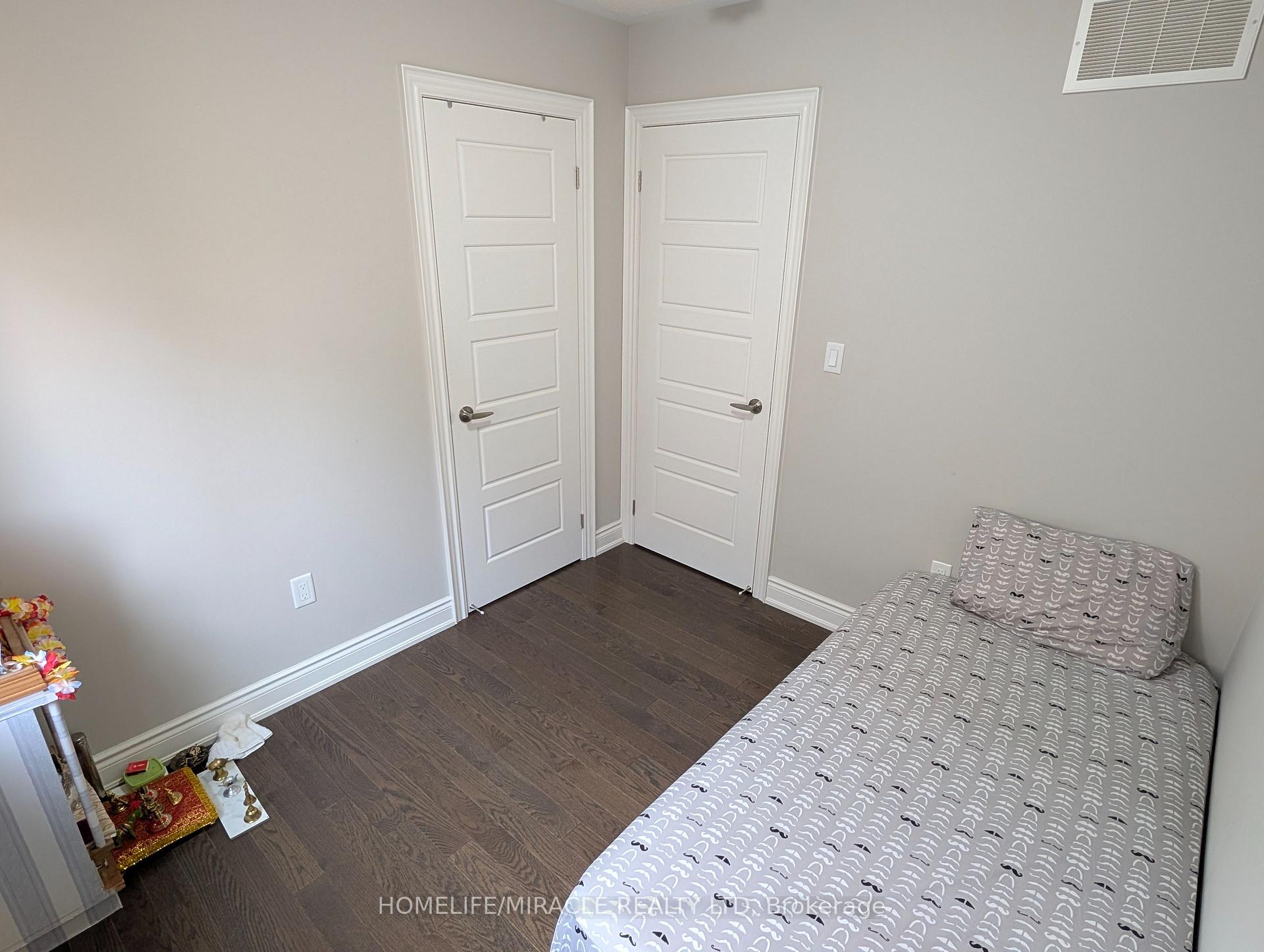 Photo 21 of Unit (Upper), 14 Banner Elk Street, Brampton, Brampton West — HOMEH
