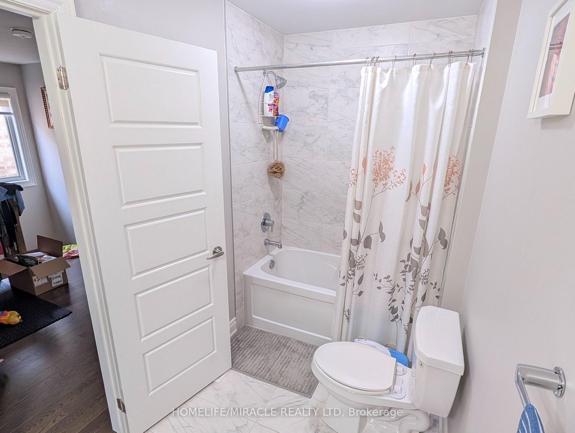 Photo 23 of Unit (Upper), 14 Banner Elk Street, Brampton, Brampton West — HOMEH