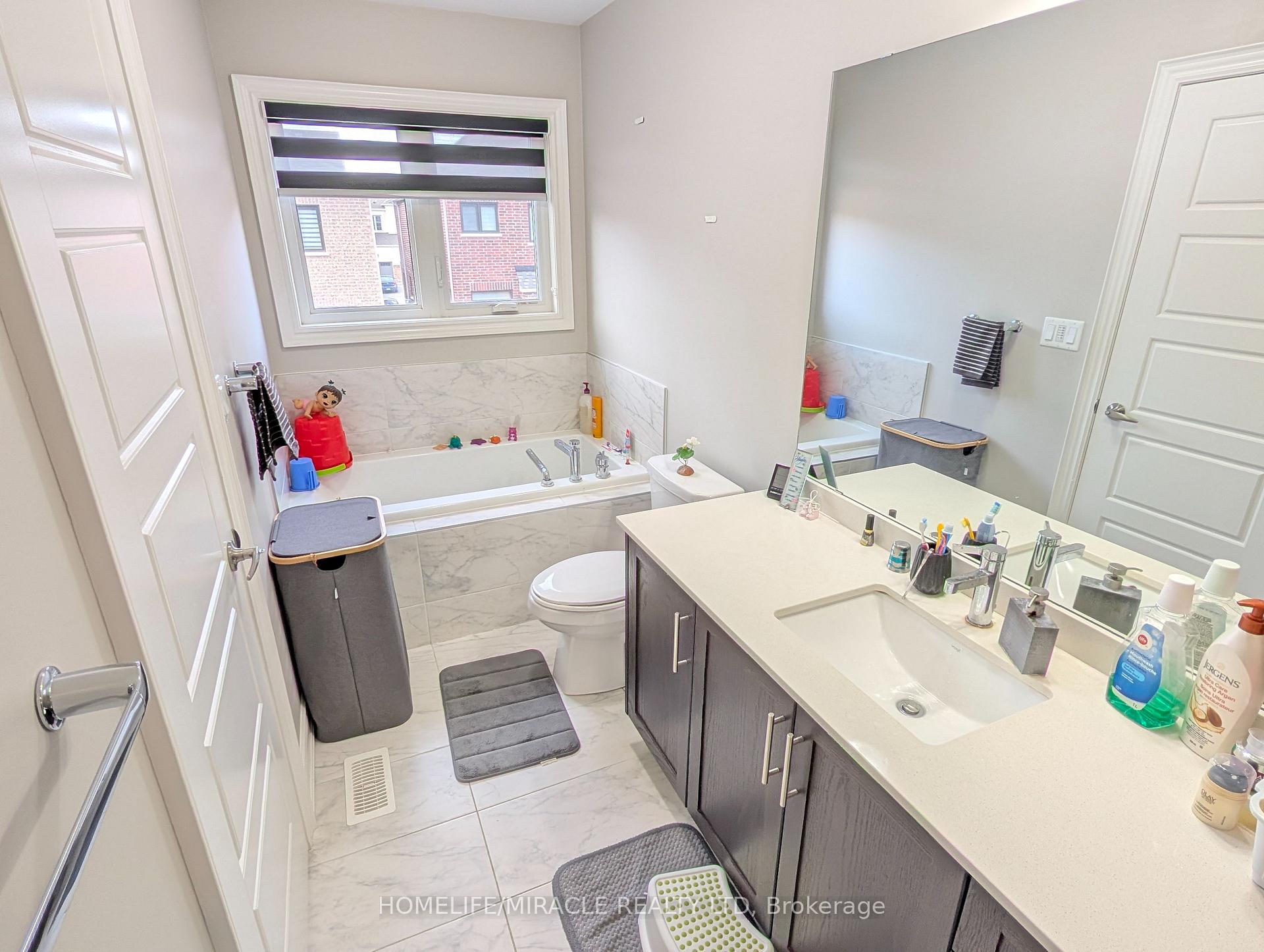 Photo 28 of Unit (Upper), 14 Banner Elk Street, Brampton, Brampton West — HOMEH