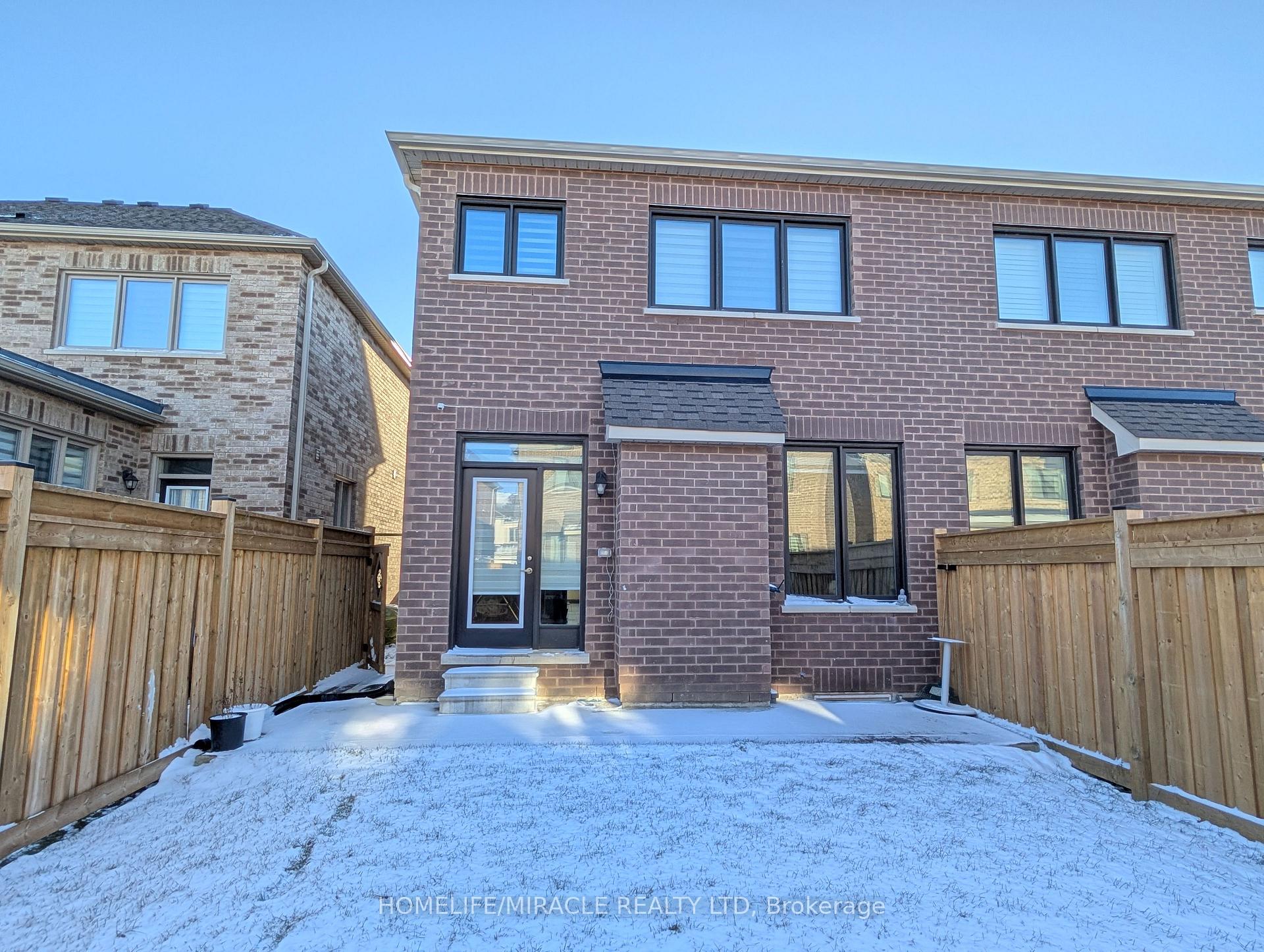 Photo 31 of Unit (Upper), 14 Banner Elk Street, Brampton, Brampton West — HOMEH