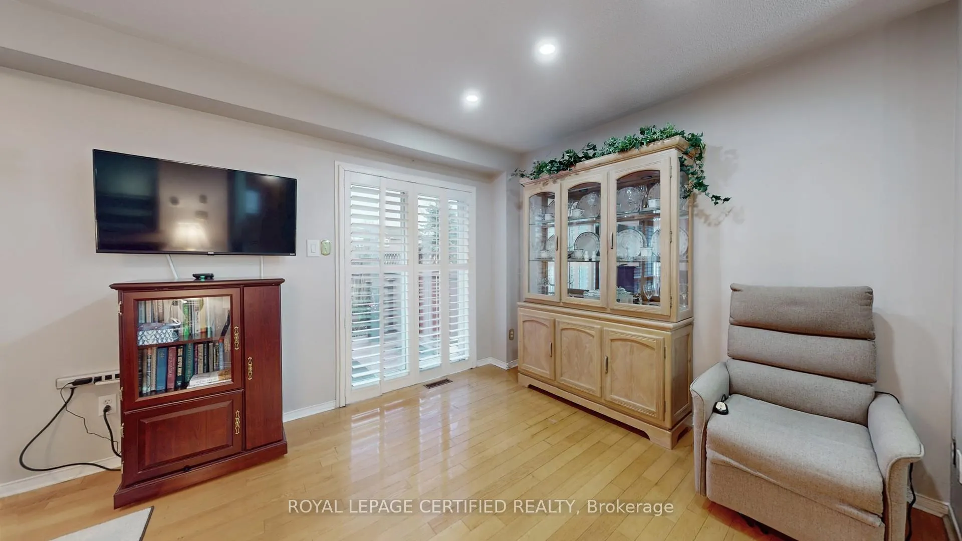 Photo 12 of 6 Alderbrook Place, Caledon, Bolton North — HOMEH