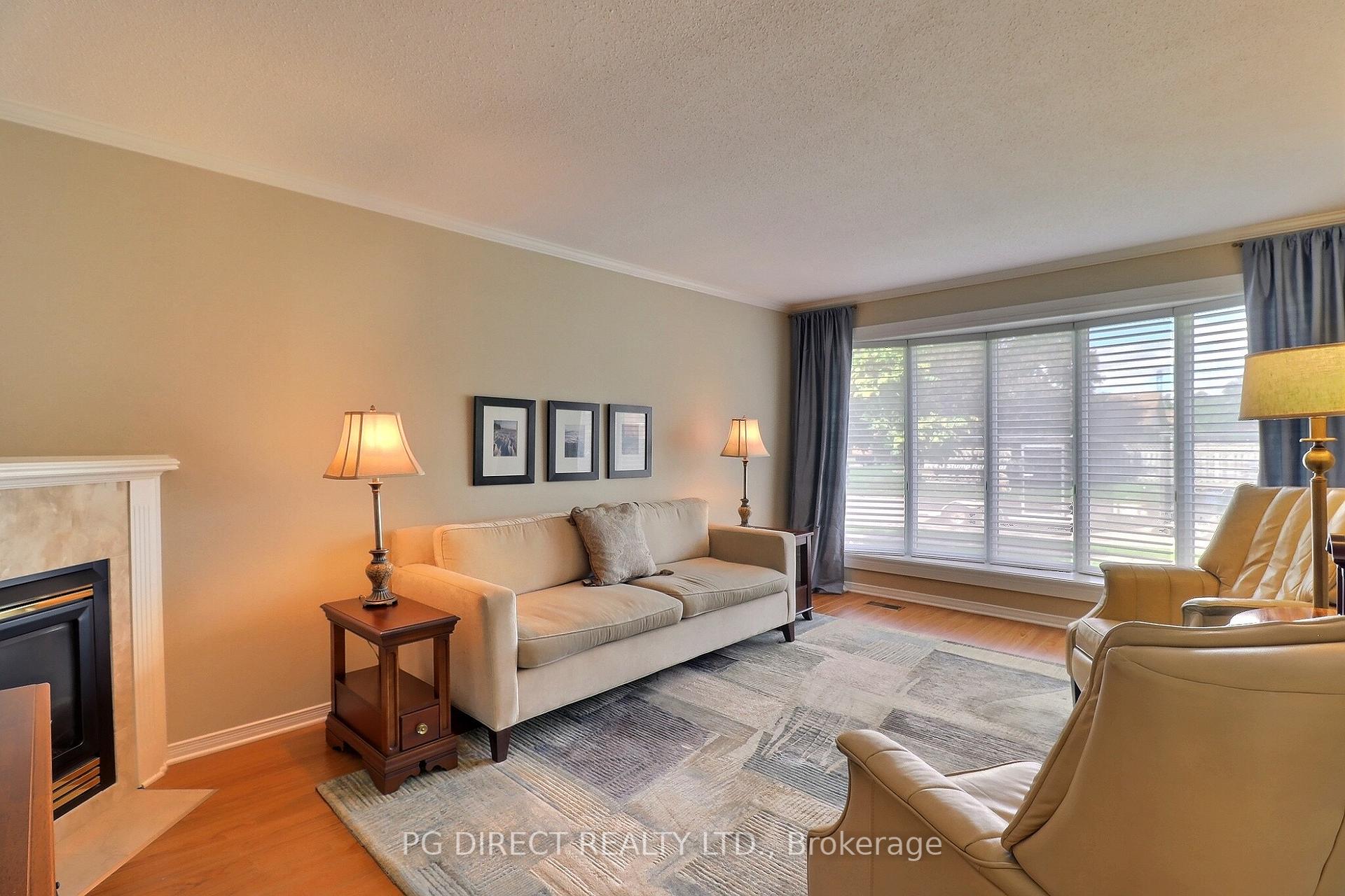 Photo 2 of 45 Locke Avenue S, St. Thomas — HOMEH