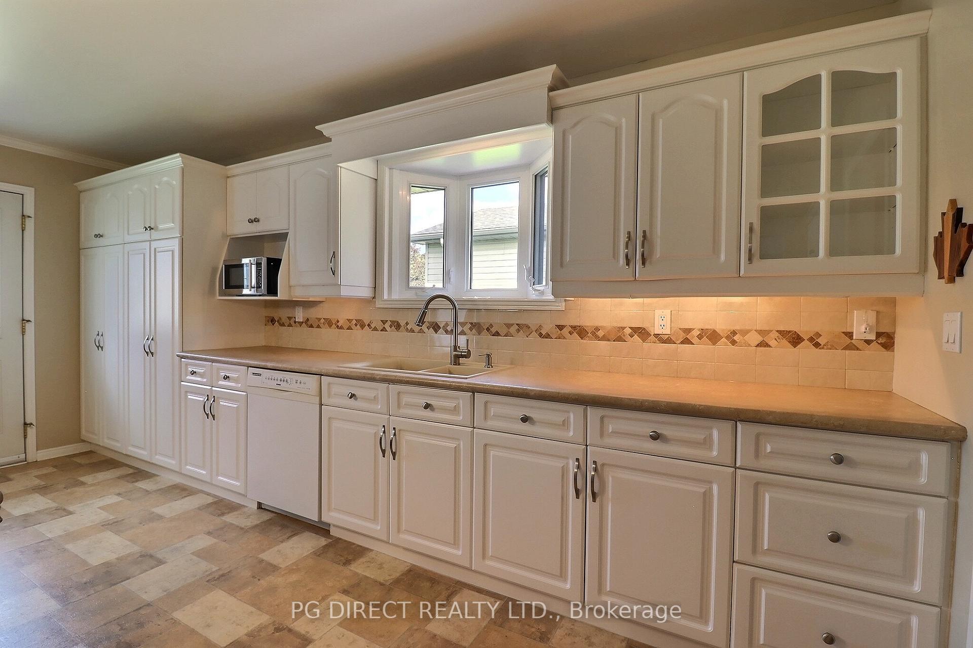 Photo 6 of 45 Locke Avenue S, St. Thomas — HOMEH