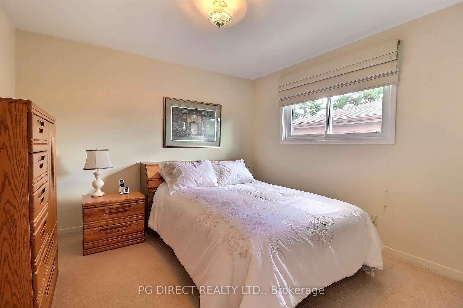 Photo 7 of 45 Locke Avenue S, St. Thomas — HOMEH