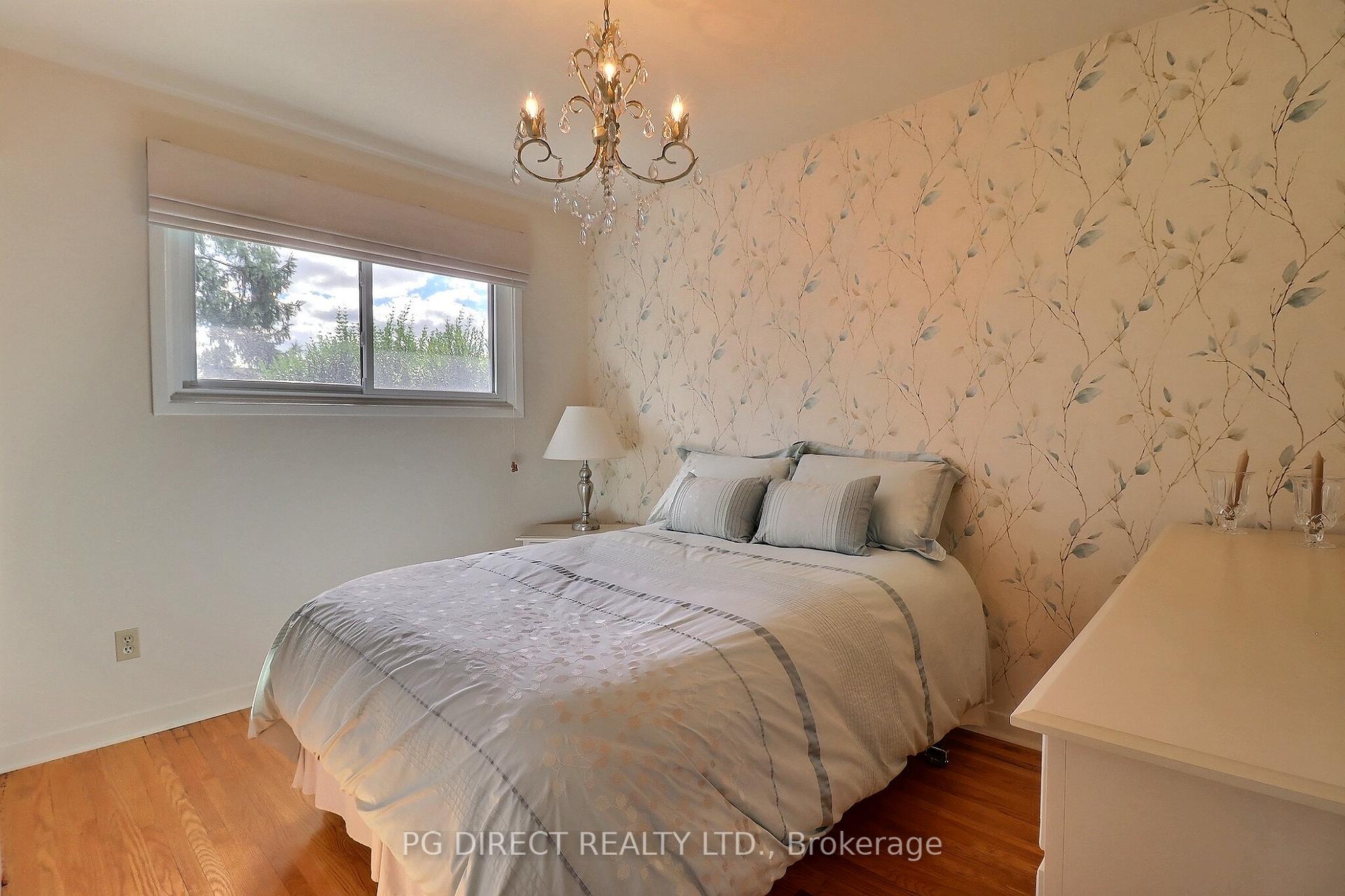 Photo 8 of 45 Locke Avenue S, St. Thomas — HOMEH