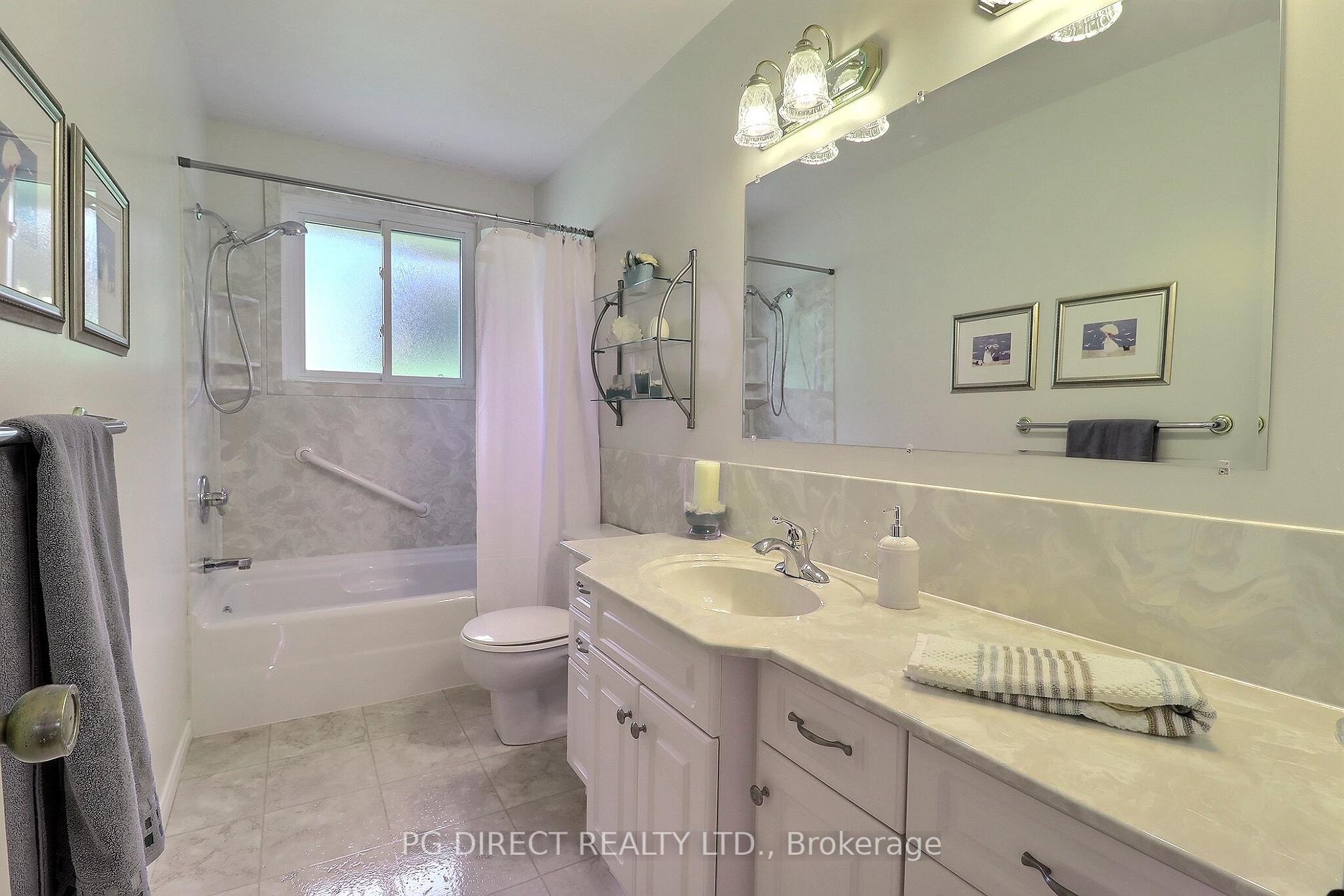 Photo 10 of 45 Locke Avenue S, St. Thomas — HOMEH