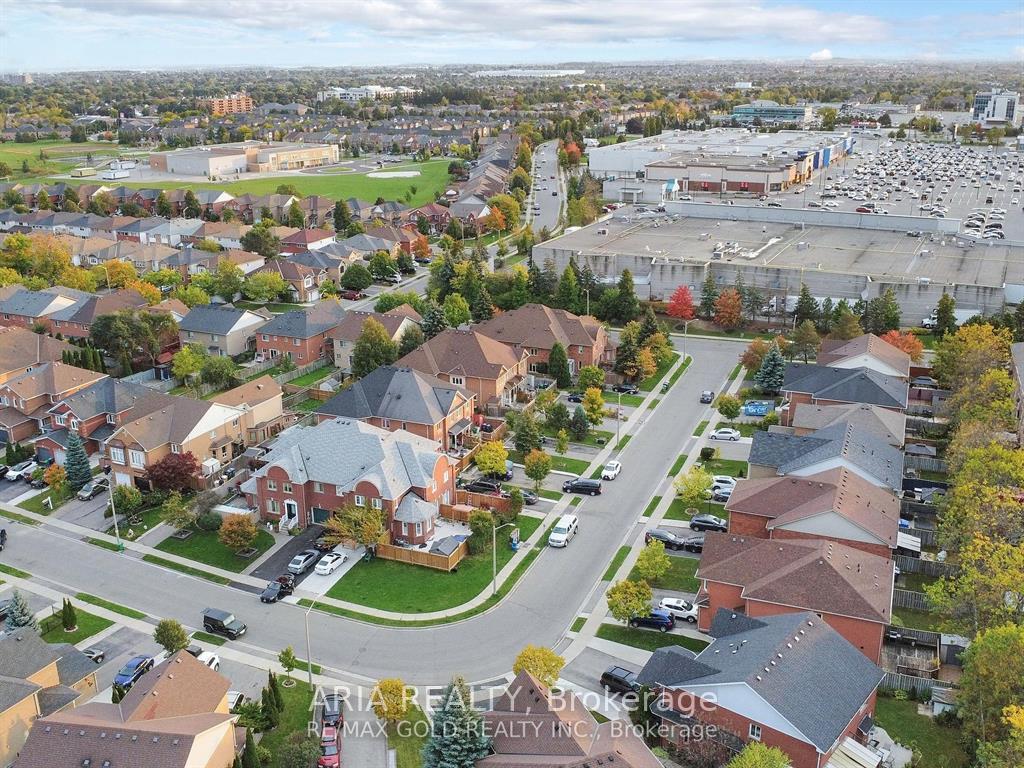 Photo 7 of 192 Pressed Brick Drive, Brampton, Brampton North — HOMEH