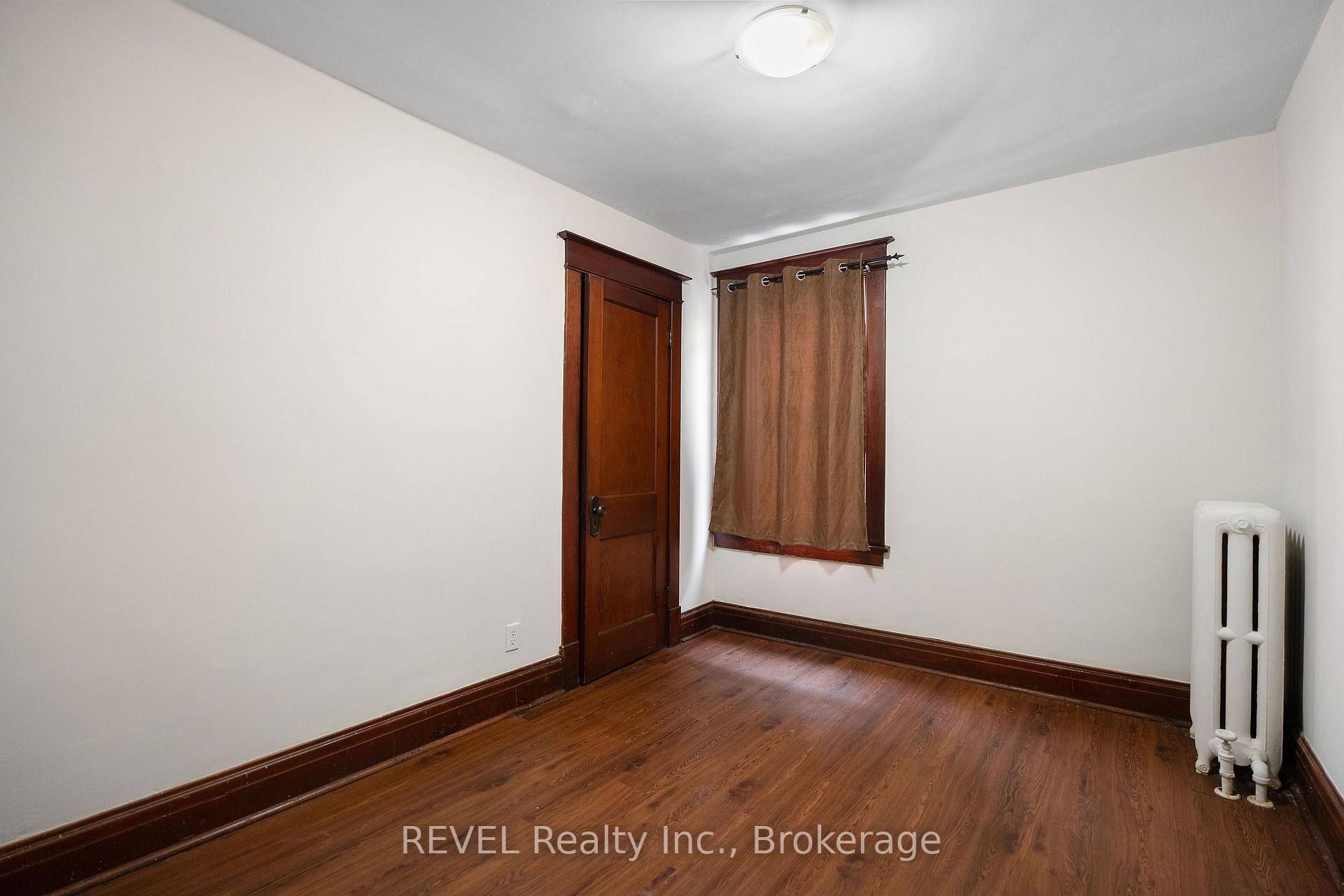 Photo 3 of Unit Upper, 1 Duke Street, St. Catharines, Downtown — HOMEH