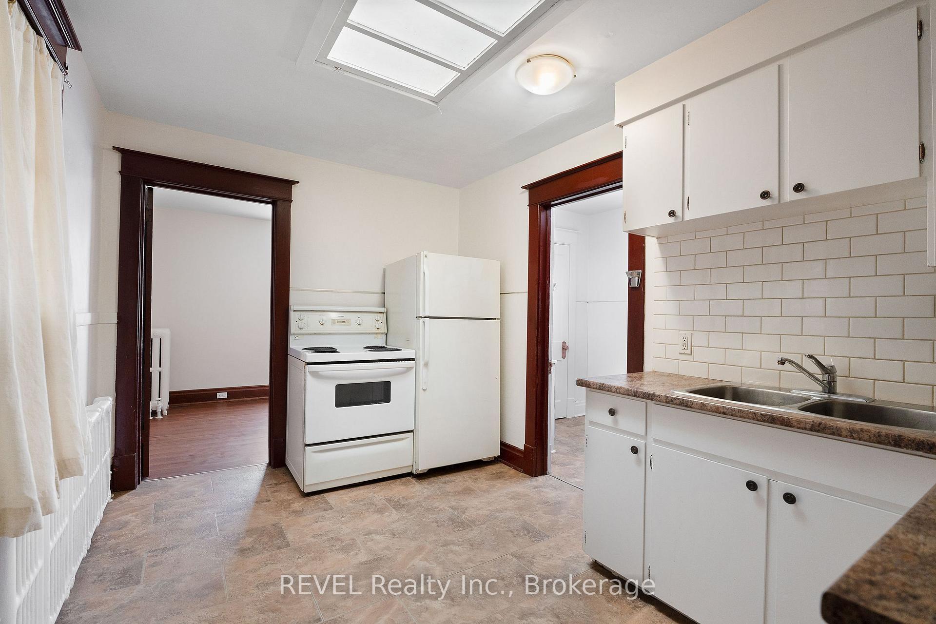 Photo 5 of Unit Upper, 1 Duke Street, St. Catharines, Downtown — HOMEH