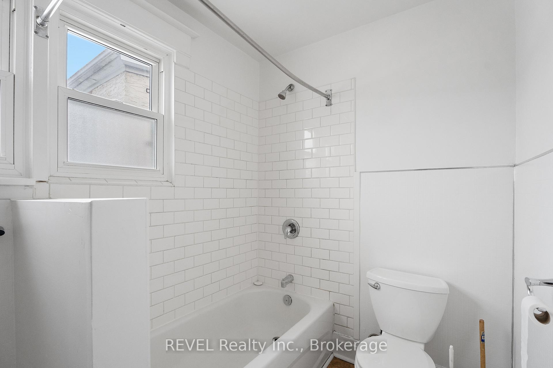 Photo 8 of Unit Upper, 1 Duke Street, St. Catharines, Downtown — HOMEH