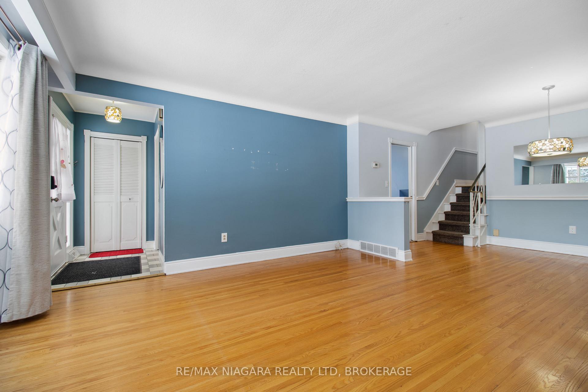 Photo 6 of Unit Unit 1, 34 Leaside Drive, St. Catharines, Carlton/Bunting — HOMEH