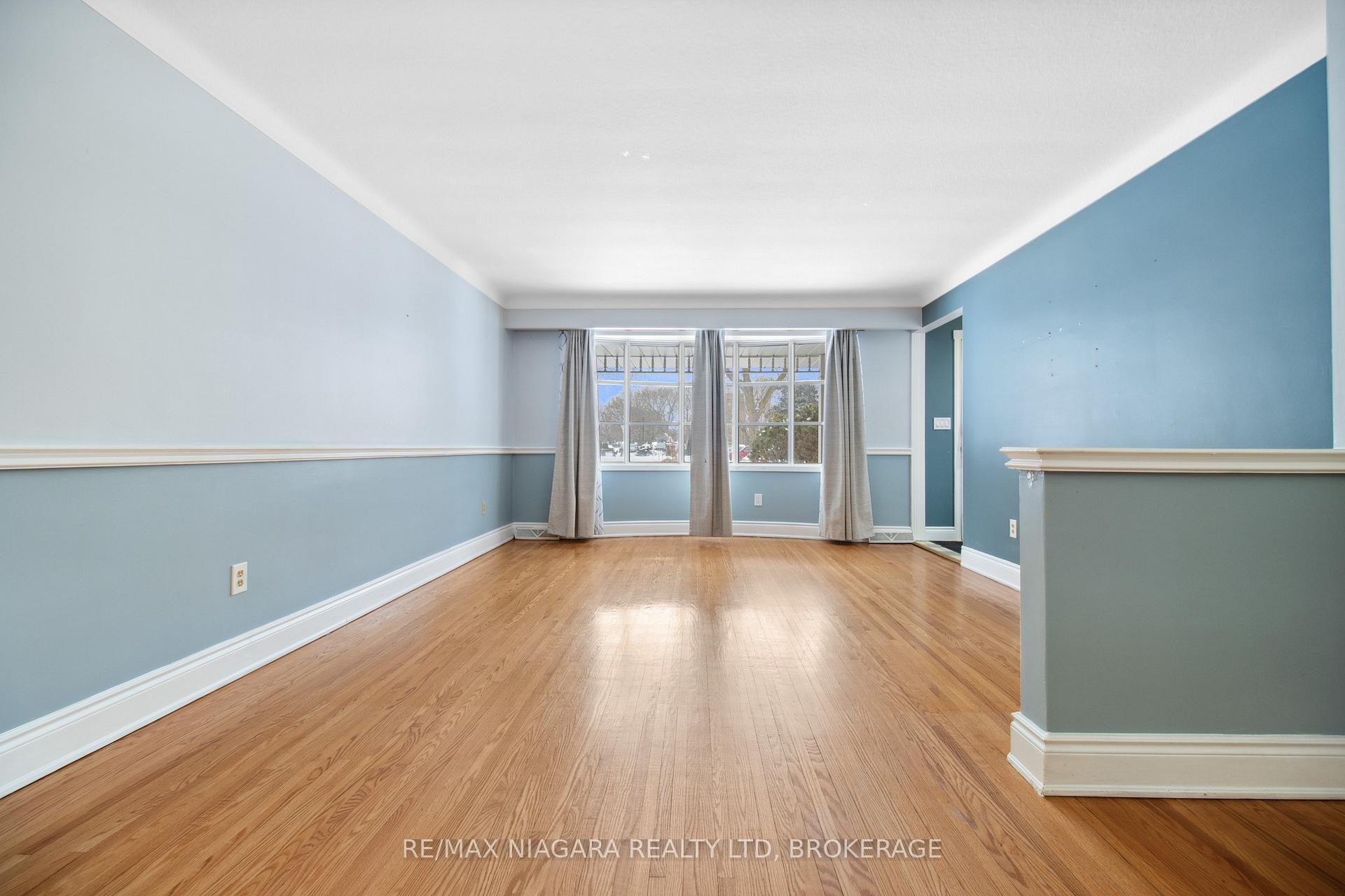 Photo 8 of Unit Unit 1, 34 Leaside Drive, St. Catharines, Carlton/Bunting — HOMEH