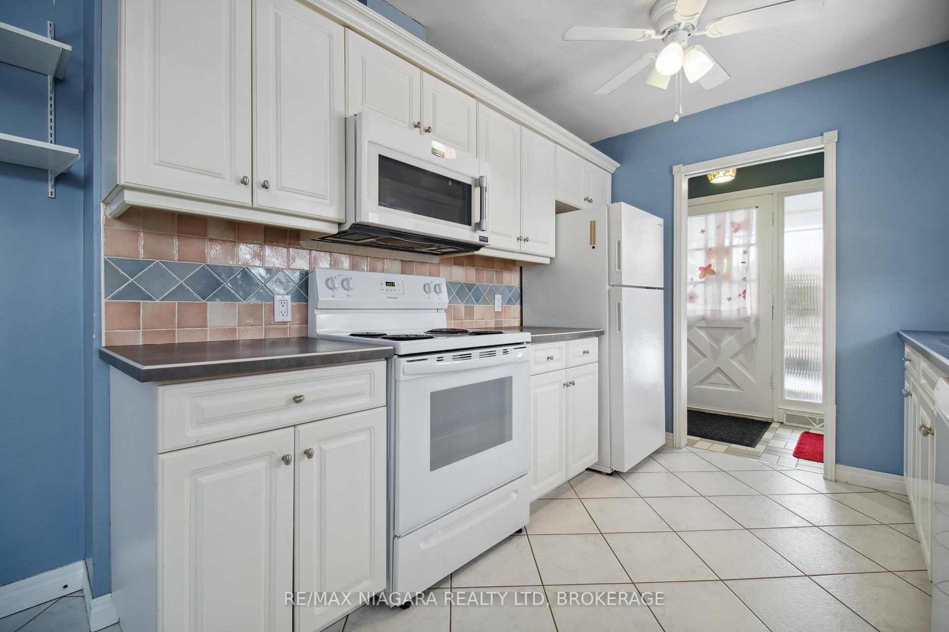Photo 11 of Unit Unit 1, 34 Leaside Drive, St. Catharines, Carlton/Bunting — HOMEH