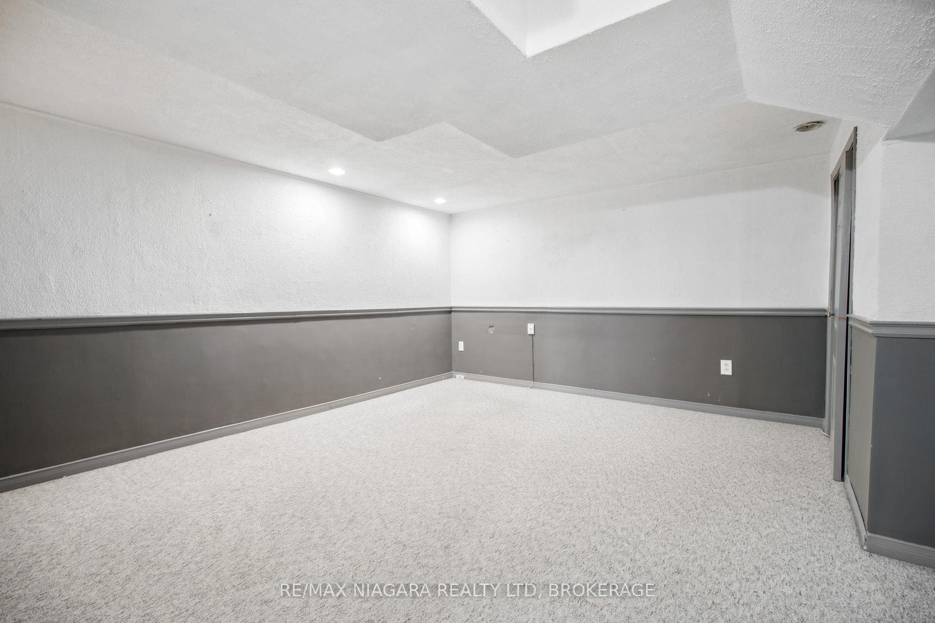 Photo 63 of Unit Unit 1, 34 Leaside Drive, St. Catharines, Carlton/Bunting — HOMEH