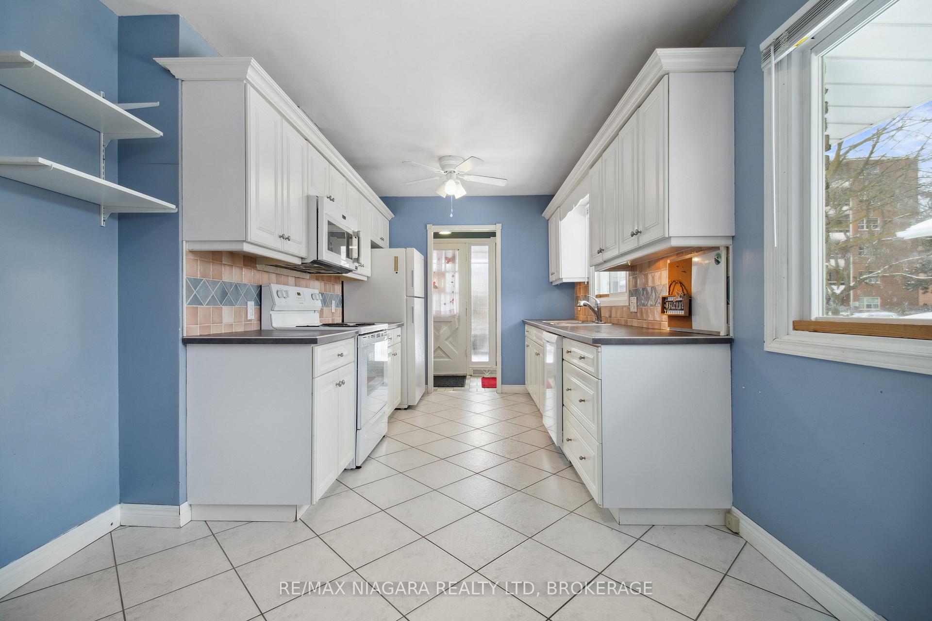 Photo 31 of Unit Unit 1, 34 Leaside Drive, St. Catharines, Carlton/Bunting — HOMEH