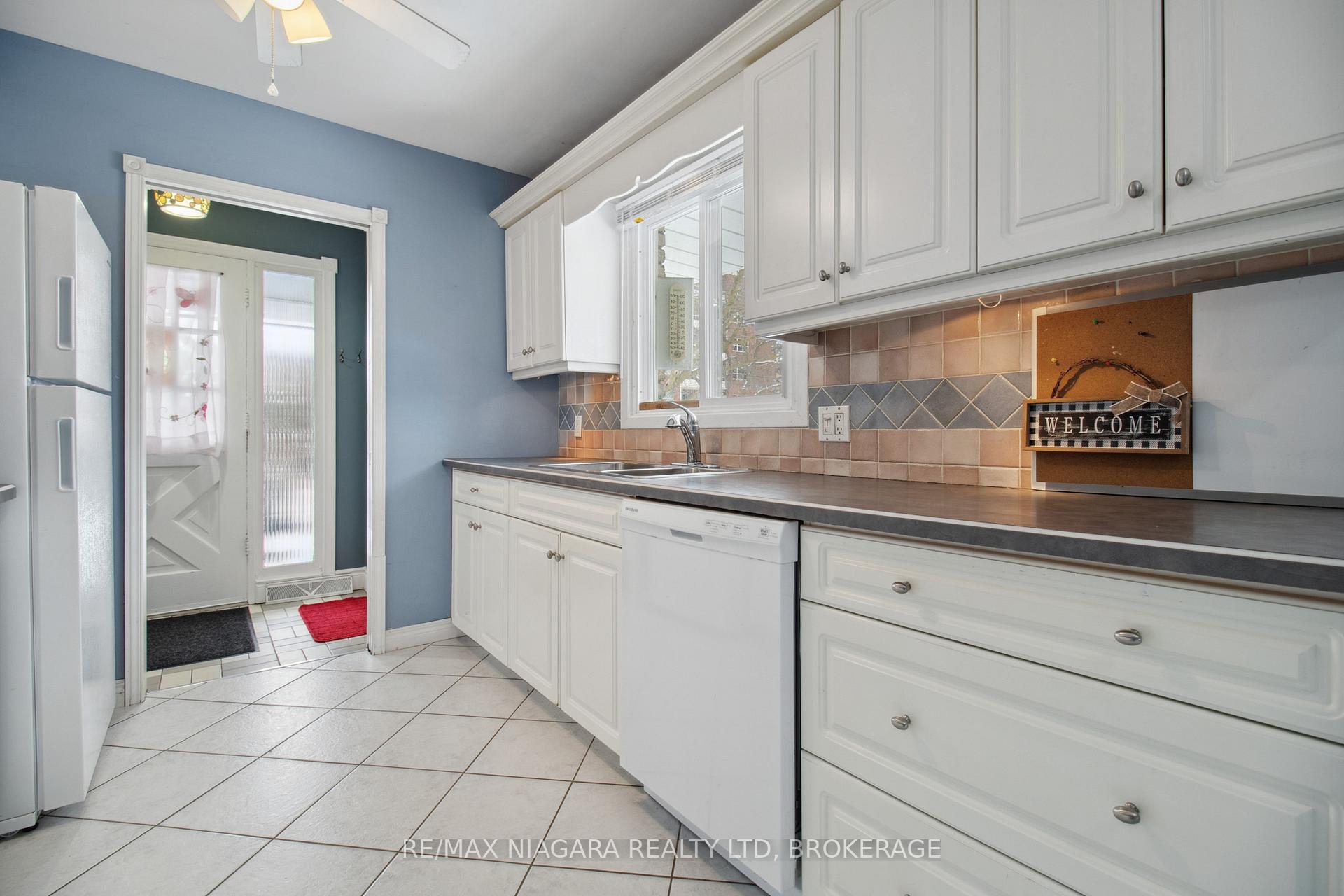 Photo 32 of Unit Unit 1, 34 Leaside Drive, St. Catharines, Carlton/Bunting — HOMEH