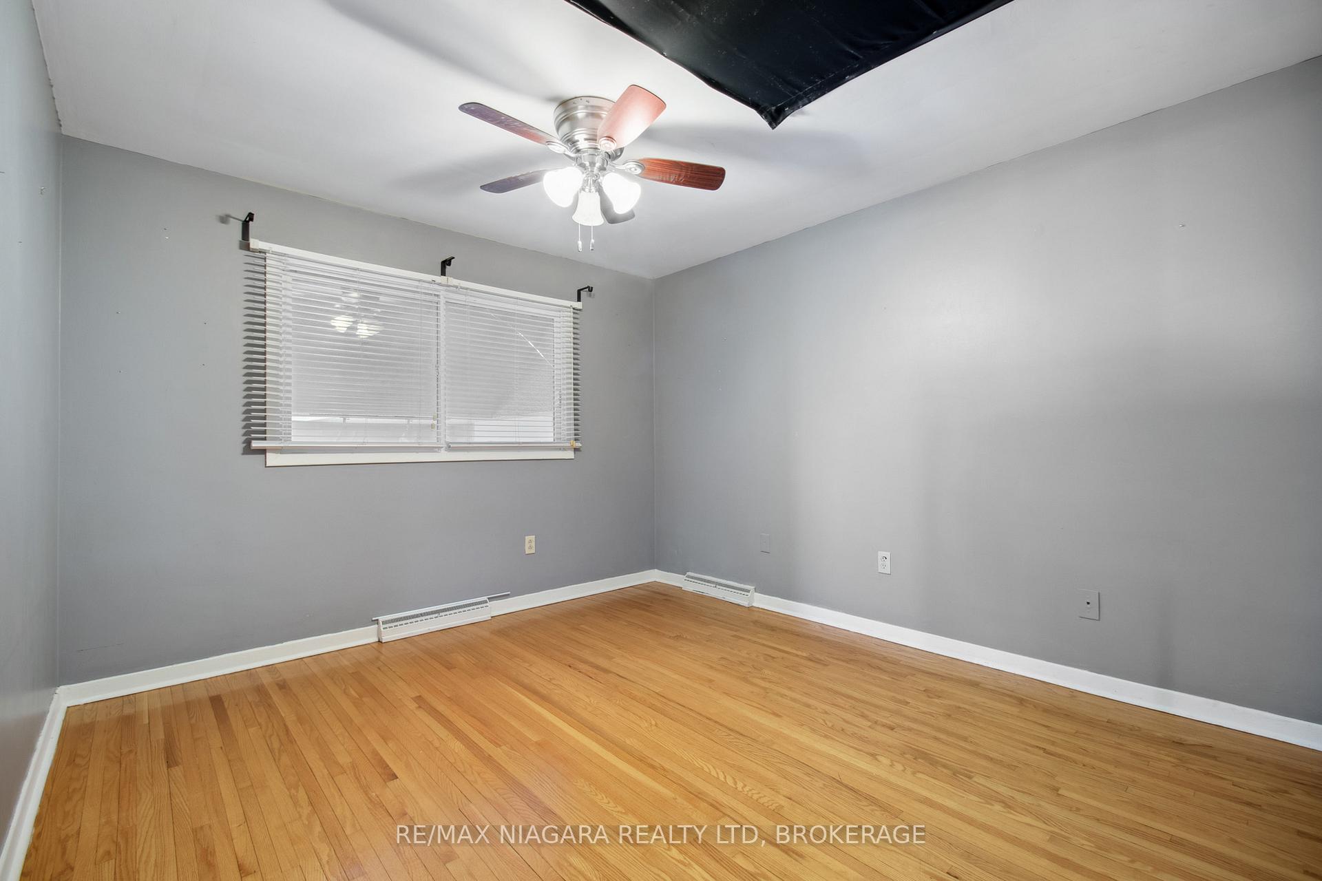 Photo 38 of Unit Unit 1, 34 Leaside Drive, St. Catharines, Carlton/Bunting — HOMEH