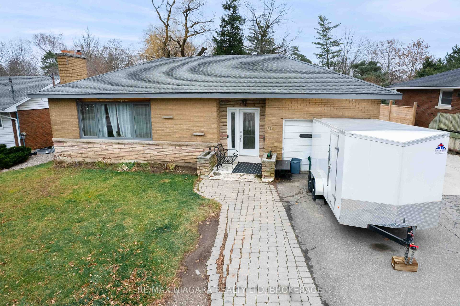 Photo 3 of 314 Grantham Avenue, St. Catharines, Carlton/Bunting — HOMEH