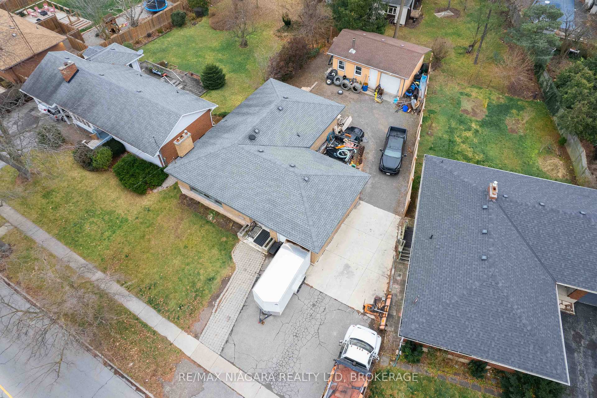 Photo 6 of 314 Grantham Avenue, St. Catharines, Carlton/Bunting — HOMEH