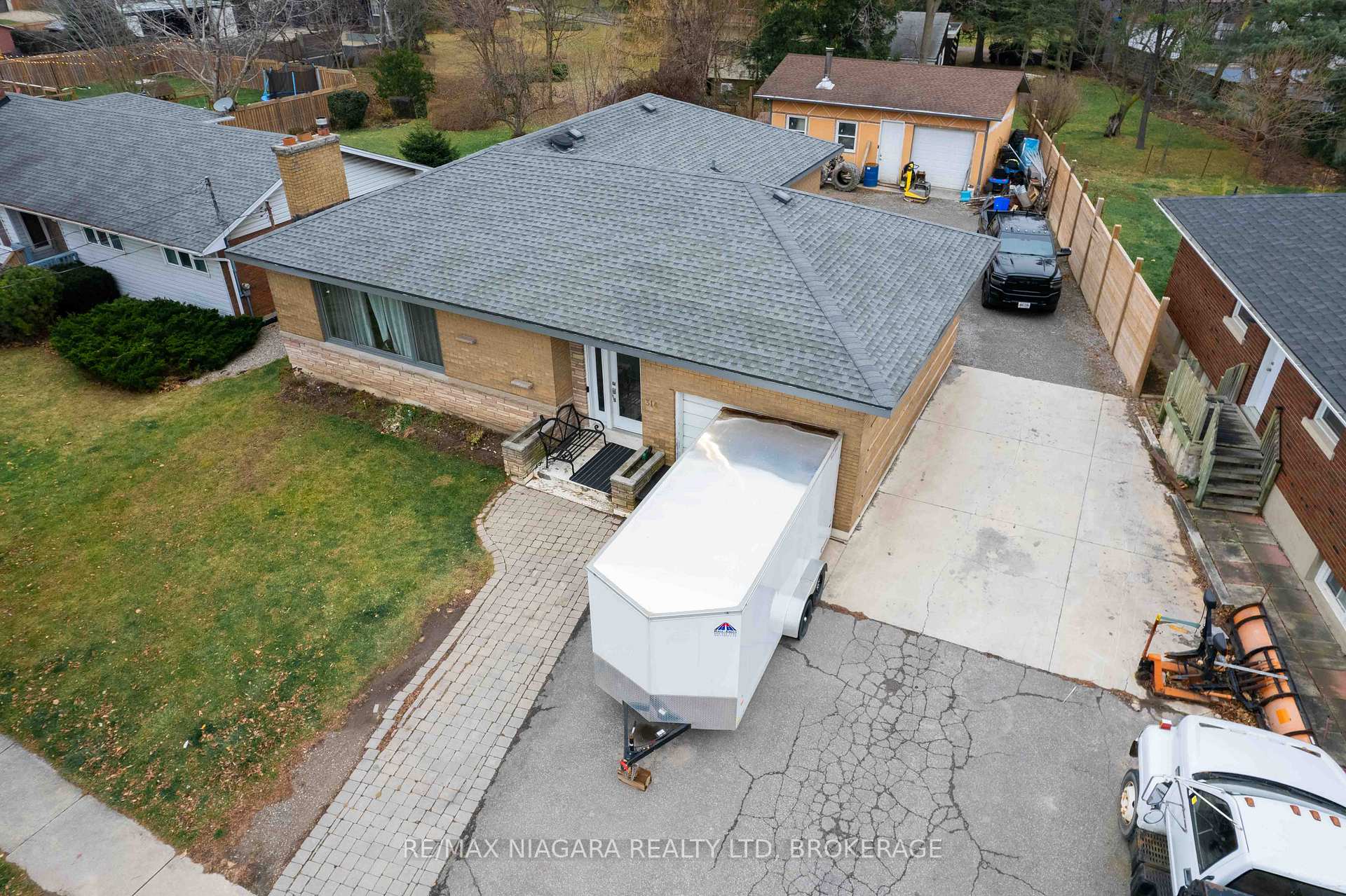 Photo 8 of 314 Grantham Avenue, St. Catharines, Carlton/Bunting — HOMEH