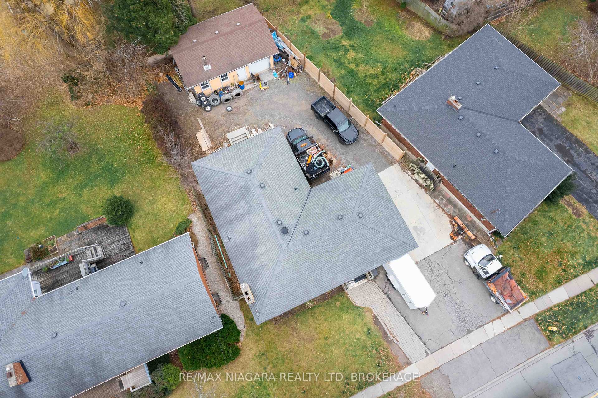 Photo 11 of 314 Grantham Avenue, St. Catharines, Carlton/Bunting — HOMEH