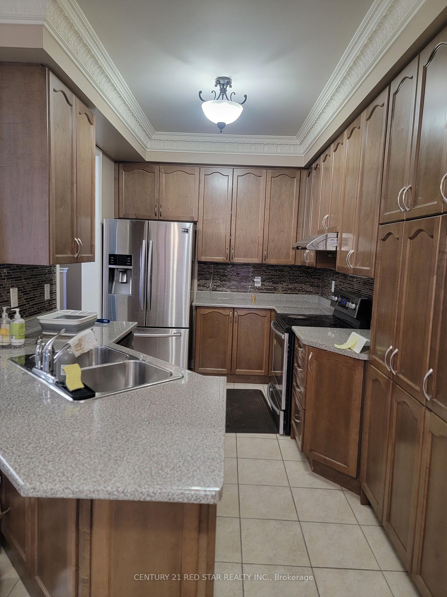 Photo 6 of 10 Seedland Crescent, Brampton, Sandringham-Wellington — HOMEH