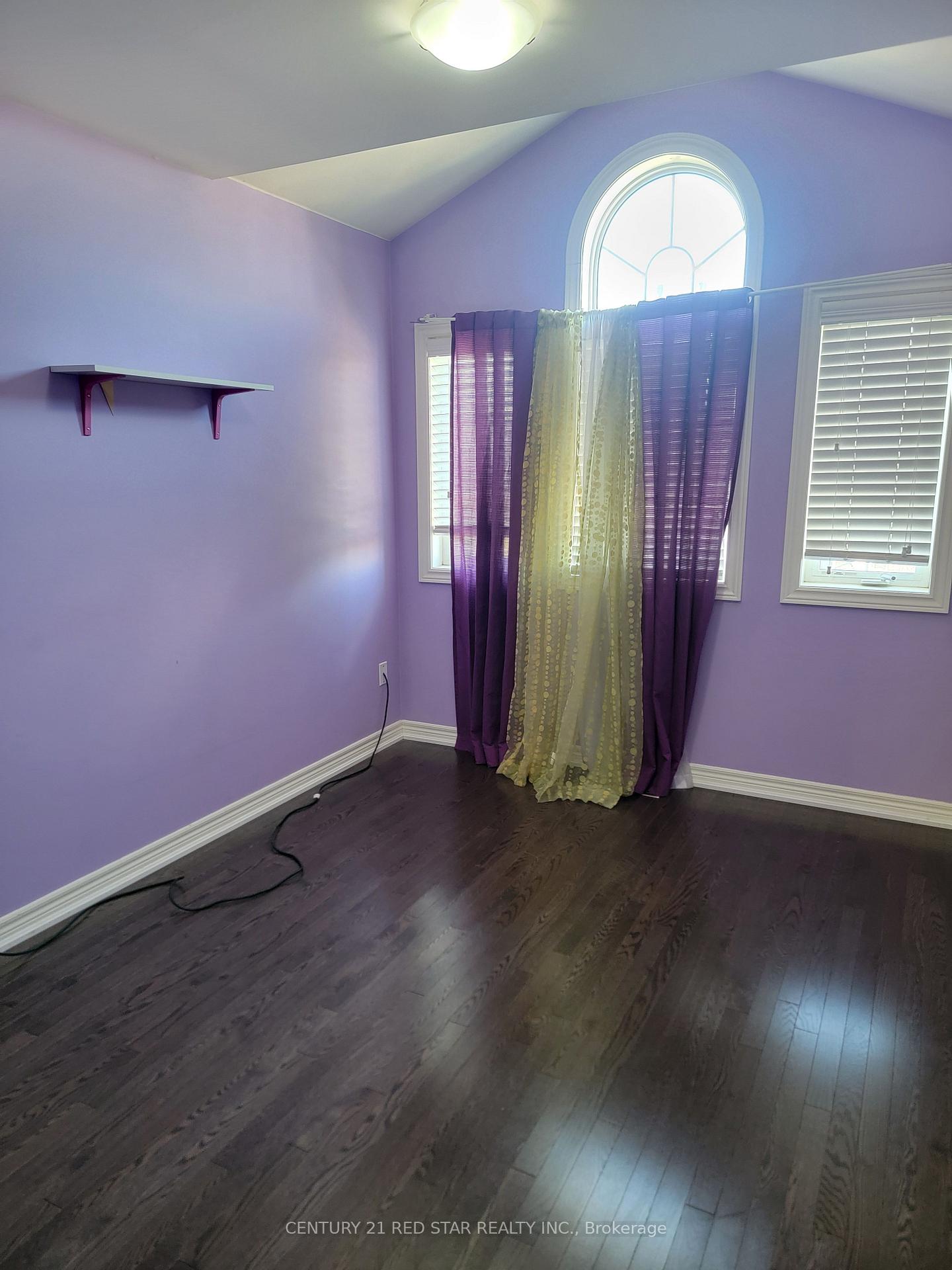 Photo 13 of 10 Seedland Crescent, Brampton, Sandringham-Wellington — HOMEH