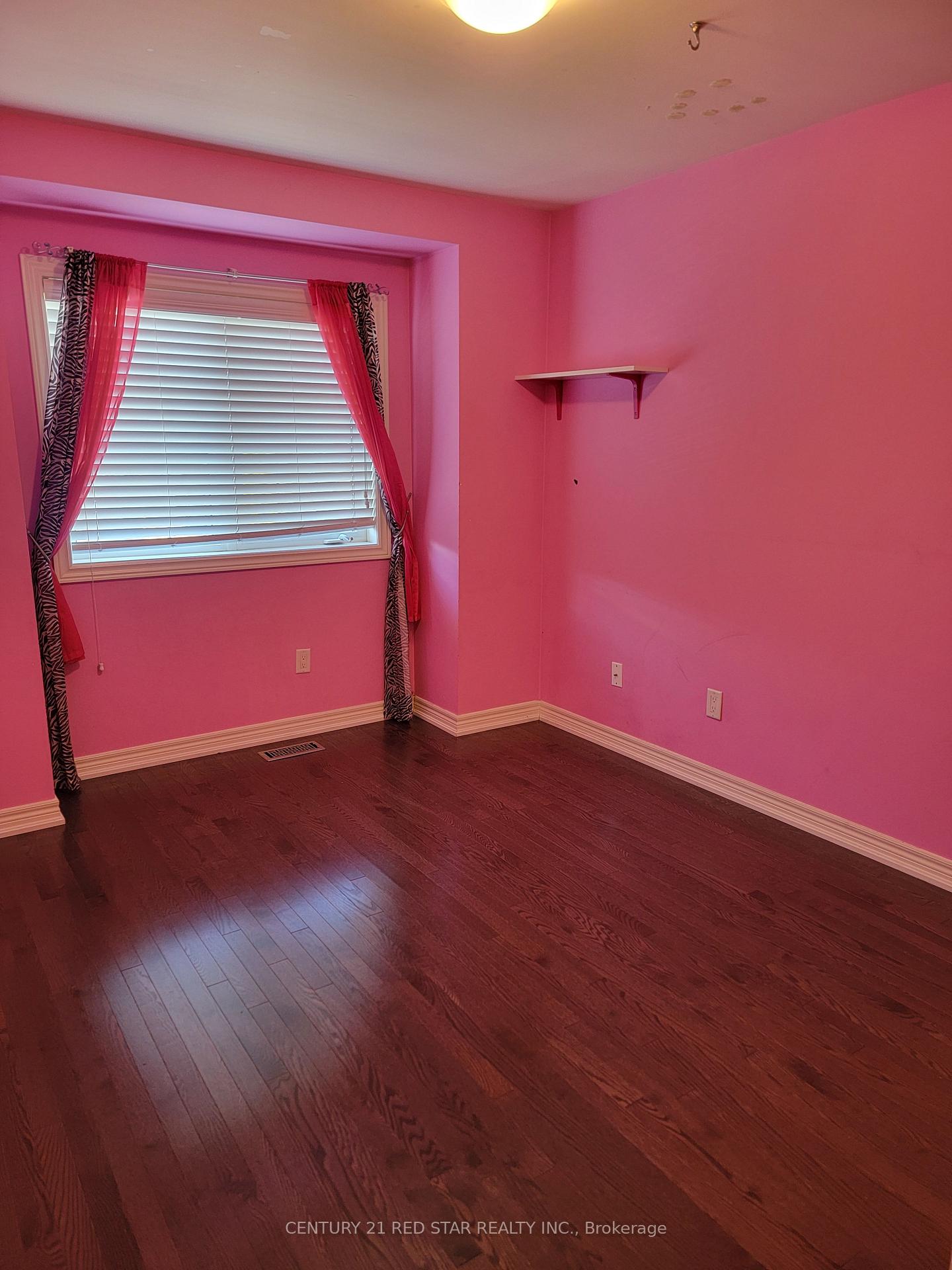 Photo 15 of 10 Seedland Crescent, Brampton, Sandringham-Wellington — HOMEH