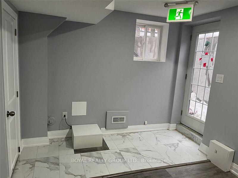 Photo 3 of Unit Bsmt, 24 Leopard Gate, Brampton, Sandringham-Wellington — HOMEH
