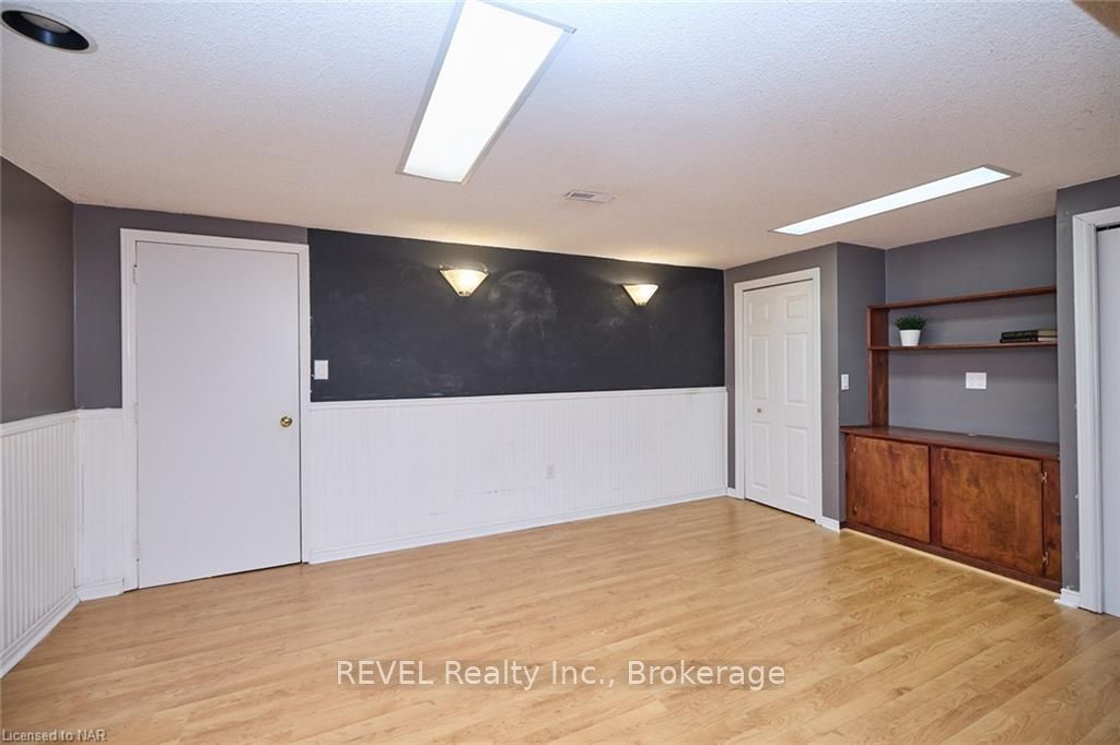 Photo 33 of 110 Strada Boulevard, St. Catharines, Rykert/Vansickle — HOMEH
