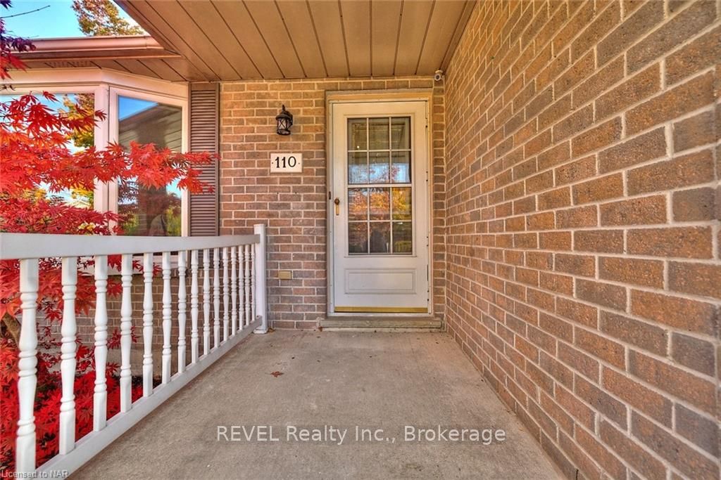 Photo 6 of 110 Strada Boulevard, St. Catharines, Rykert/Vansickle — HOMEH