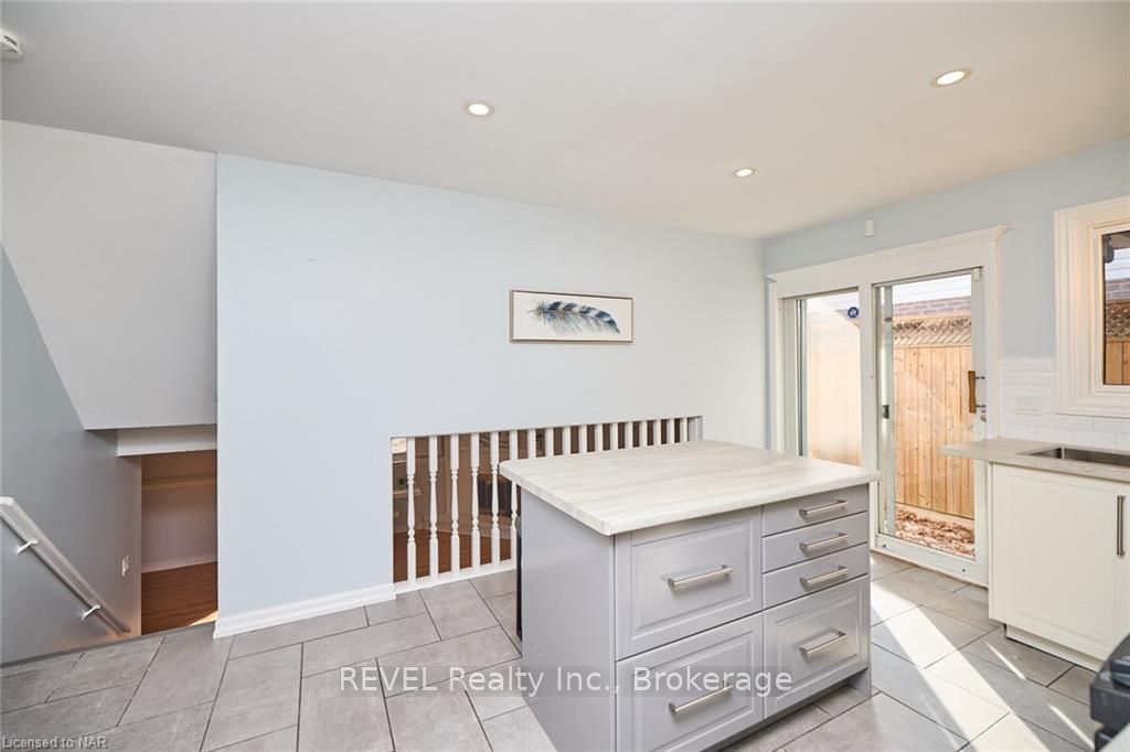 Photo 16 of 110 Strada Boulevard, St. Catharines, Rykert/Vansickle — HOMEH