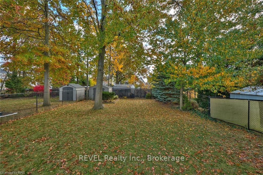 Photo 39 of 110 Strada Boulevard, St. Catharines, Rykert/Vansickle — HOMEH